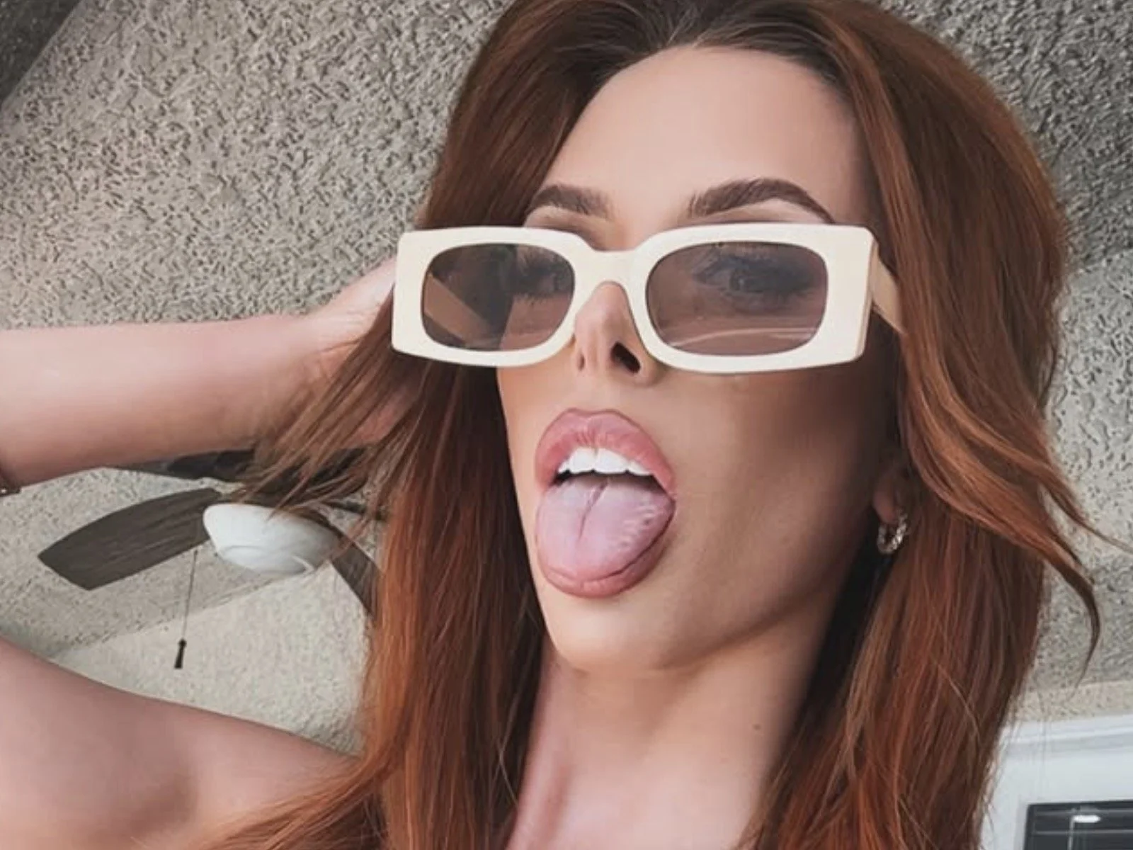 Jessica Aaren: Tongue-out flexing? I am here for it all