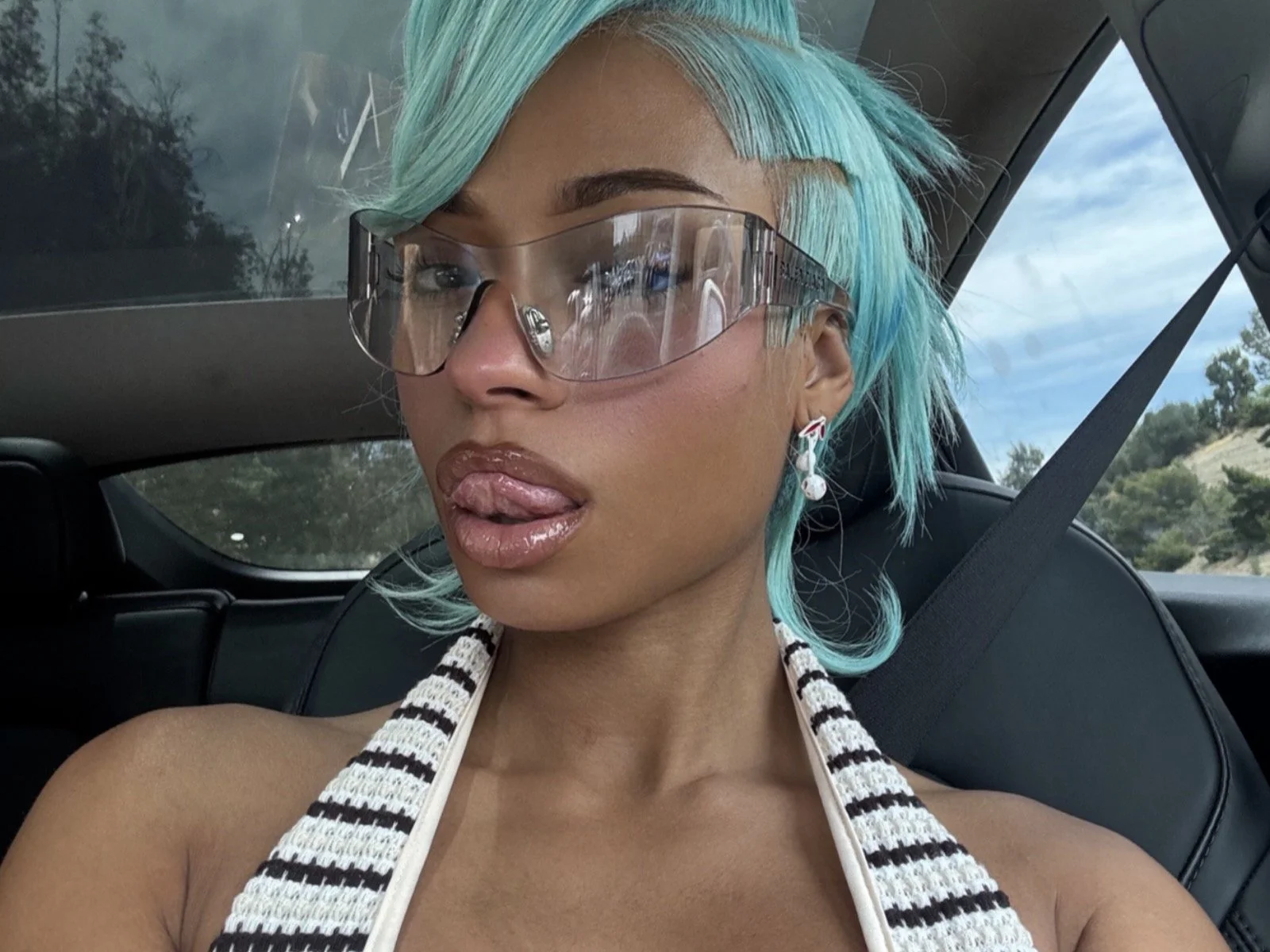 BJRNCK: I am here for every single tongue-teasing baddie selfie