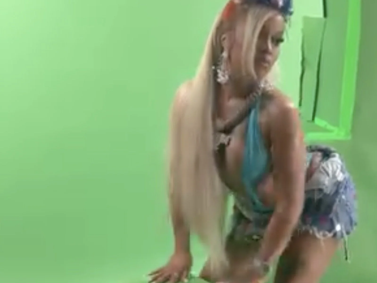 Stunna Girl: It’s big baddie vibes to sizzle up your Monday