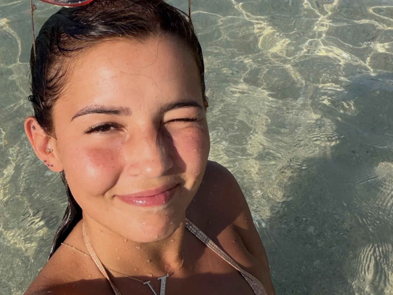 Agatha Vega: It’s a sneak peek from paradise to warm up your Tuesday