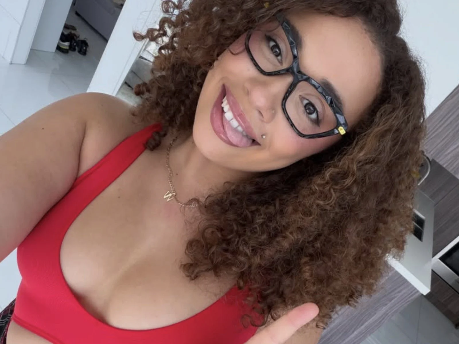 Willow Ryder: It’s gorgeous selfie goals on display right here