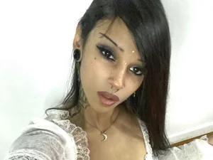Luna Moon: It’s an all-white everything teasing flex right here