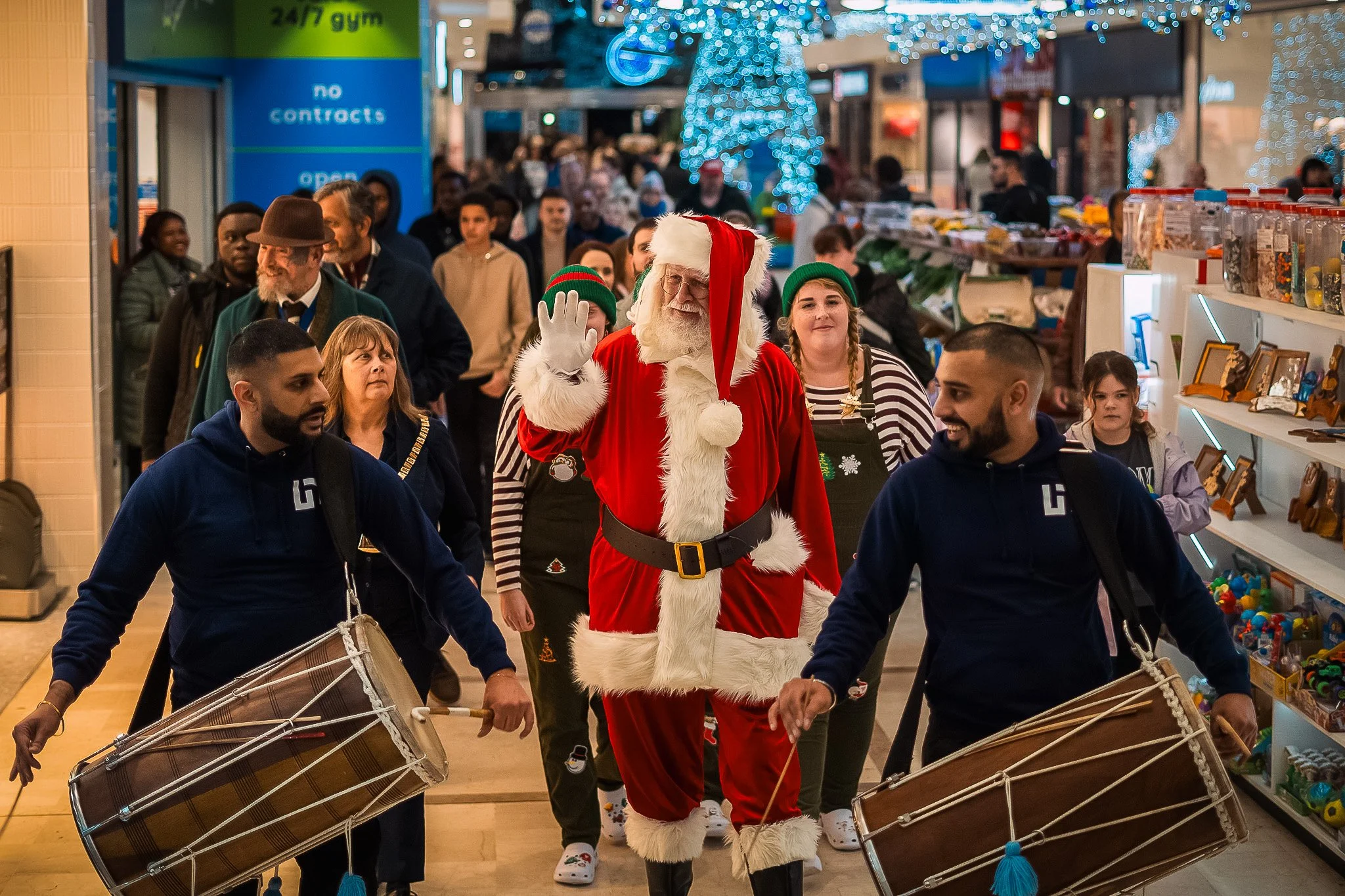 Thousands Turn Out for Bexleyheath's Christmas Switch On!