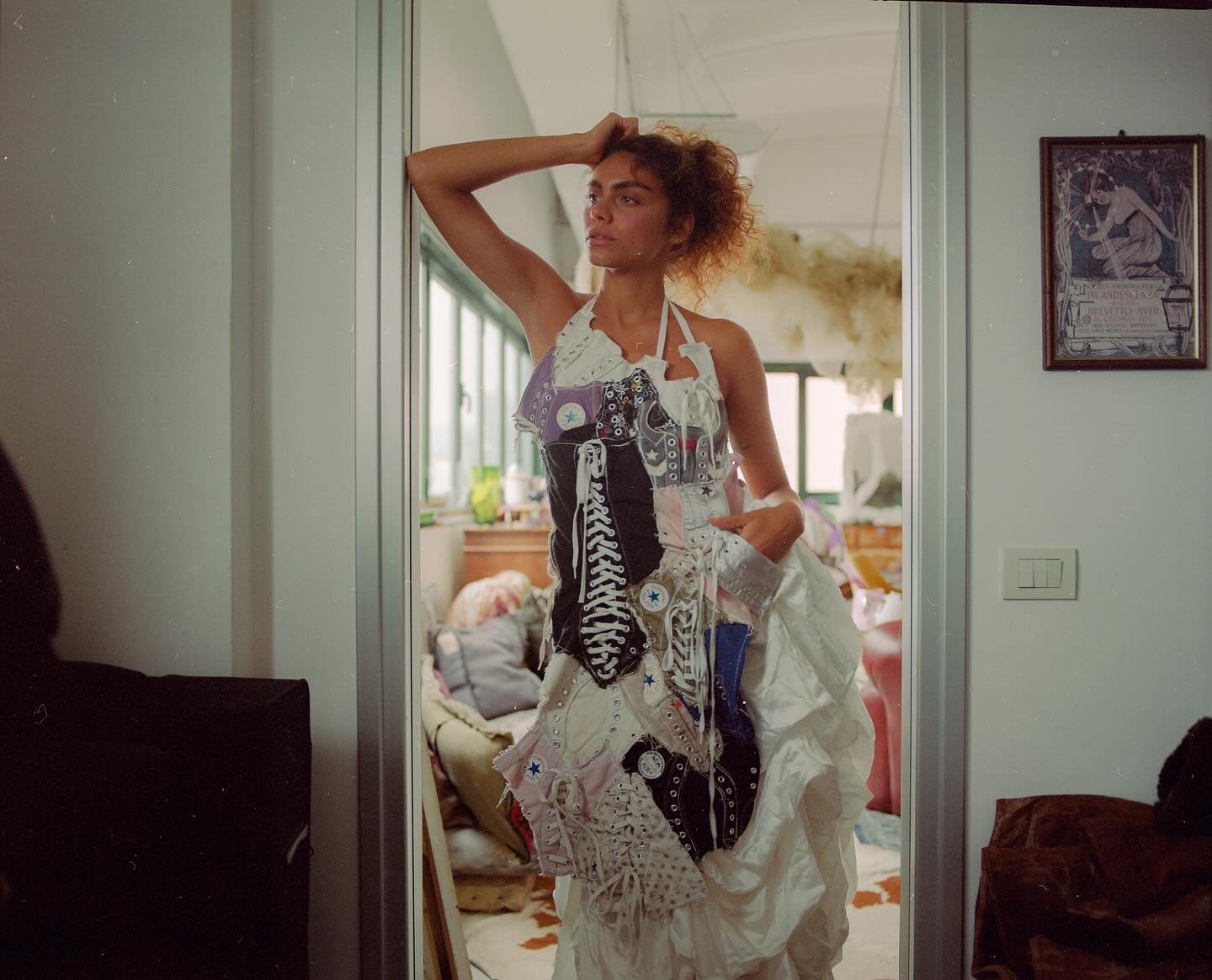 &ldquo;How many Converse can you sew together? &hellip;.so many!&rdquo;
@u.b.london Long corset with an open back made from mismatched second-hand Converse sneakers.🦠🧪
📸 @nic.lewis