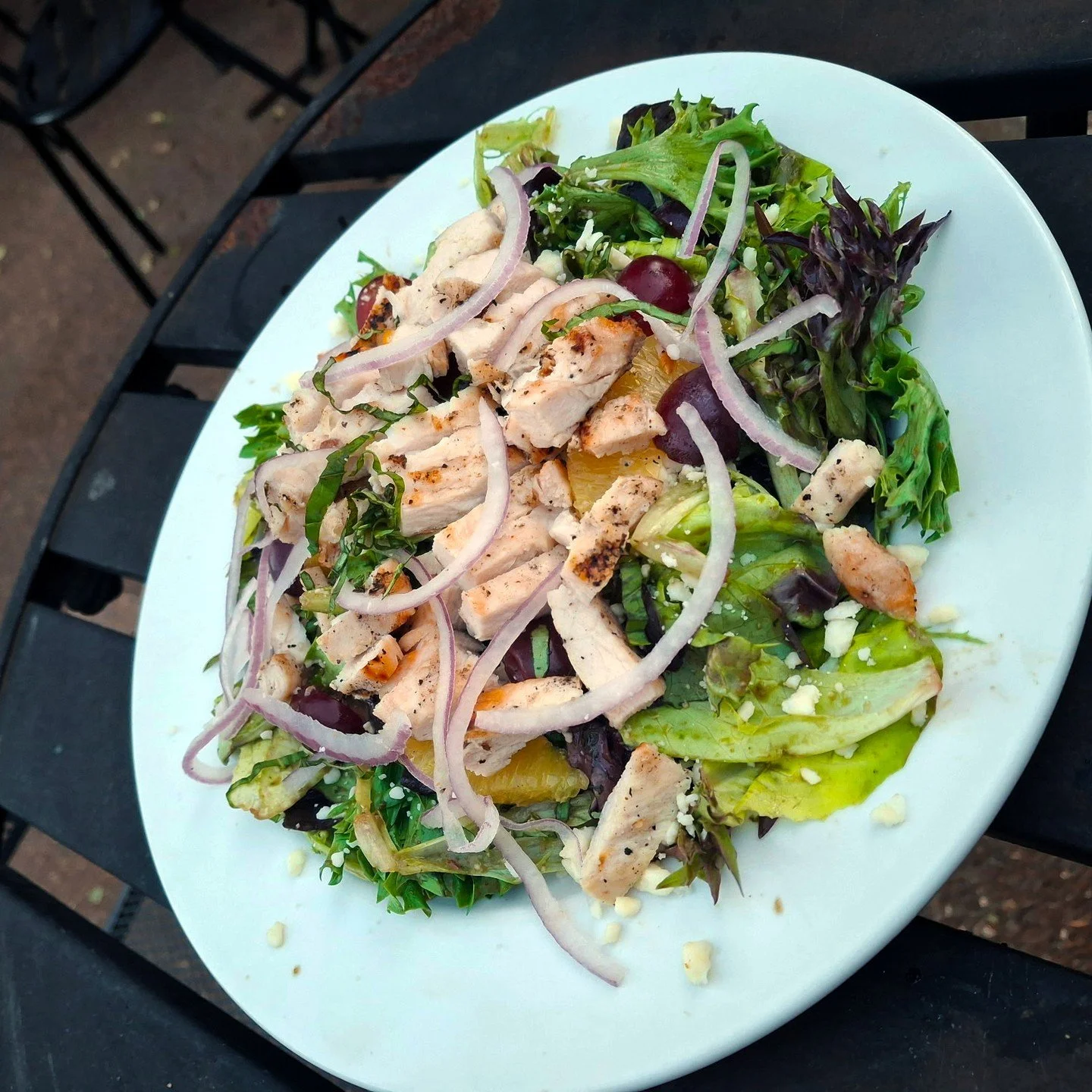 Eat Crow WEEKLY SPECIAL &bull; 🥗 Autumn Chicken Salad 🍁: Grilled chicken, feta, grapes, onions, orange segments, green chillies, basil, thyme, grapefruit, lettuce, and balsamic dressing - $18. - Available through November 23rd.