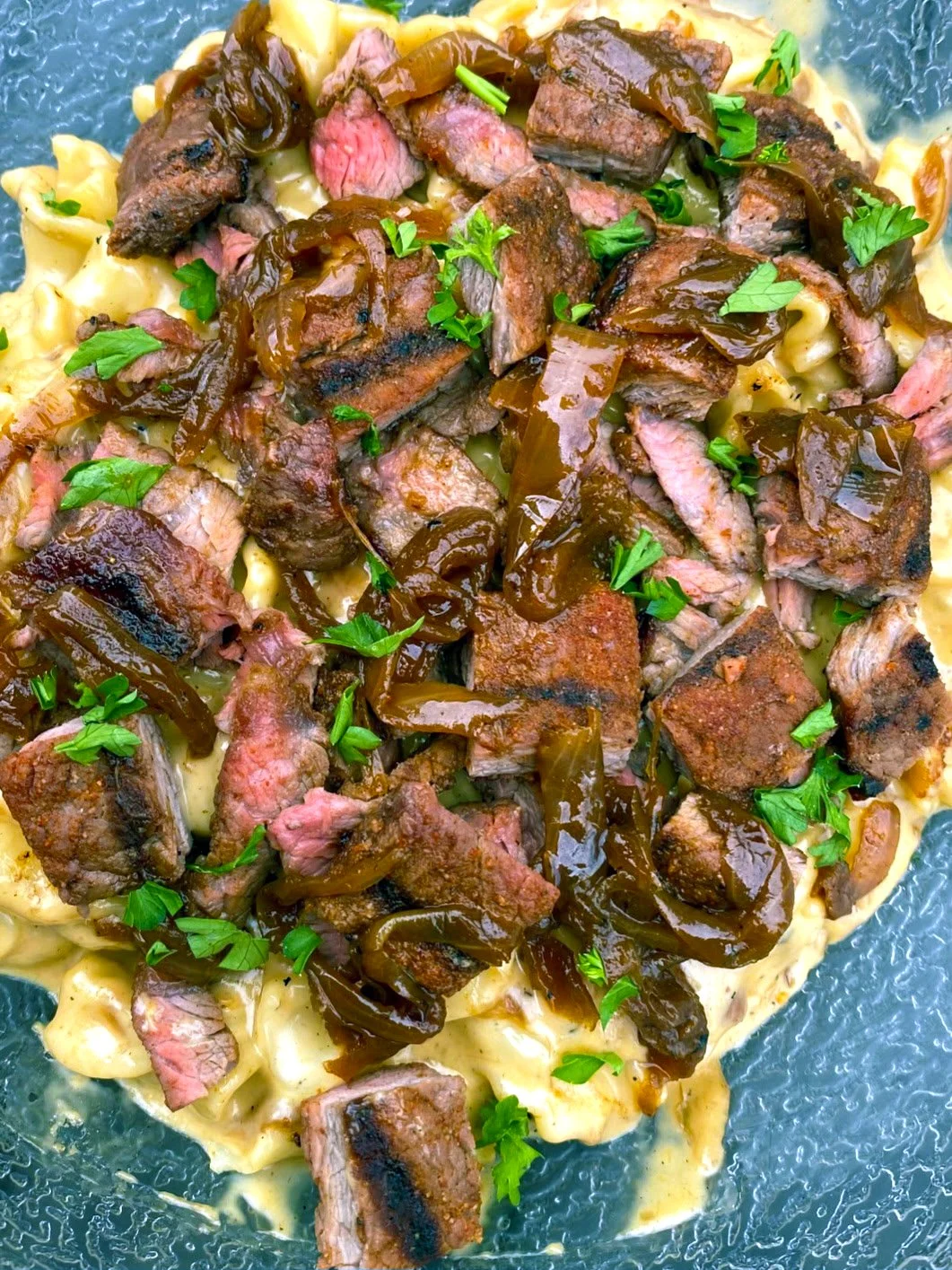 Don't miss Eat Crow's WEEKLY SPECIAL &bull;🍝 French Onion Pasta 🥩: Grilled sirloin covered in French onion marmalade over campanelli noodles in our Gouda cheese sauce - $20. Available through January 4th.