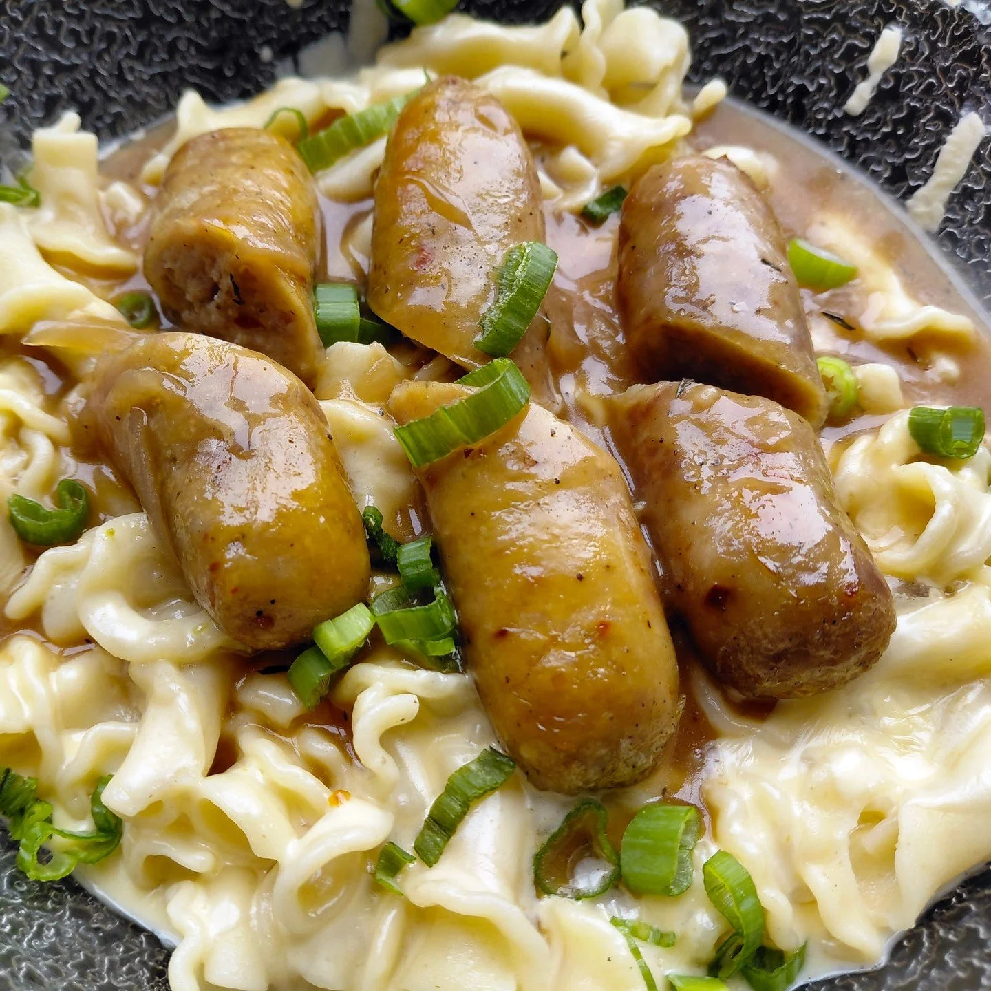 THIS WEEK ONLY! The Eat Crow WEEKLY SPECIAL &bull;🧀 Bangers and Mac 💥 : Grilled sausages with onion gravy, on top of our creamy mac and cheese - $19. Available through Sunday, April 5th