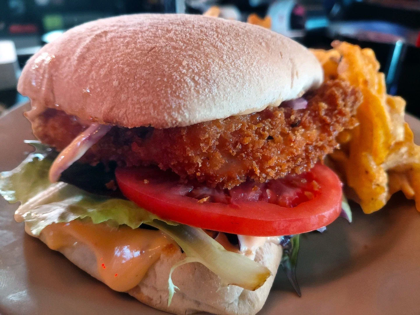 **DON'T MISS OUT ON THE EAT CROW WEEKLY SPECIAL!**

🐓 Bang-Bang Chicken Sandwich 🔥 - Panko-fried chicken breast on chibada with a spicy bang bang sauce, lettuce, tomato, red onion. Comes with a choice of side.

Available through August 16th

#EatCr