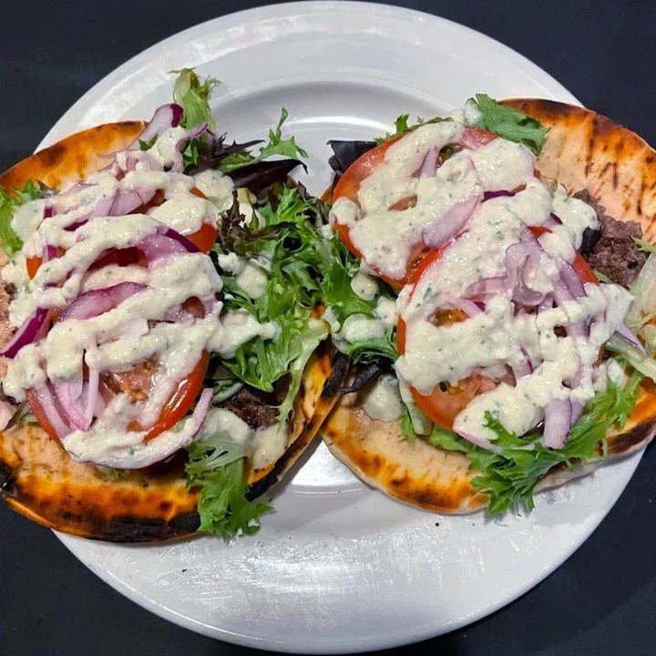 **DON'T MISS THE EAT CROW WEEKLY SPECIAL!** 
🧆 Pita Burger 🍔 - a half-pound patty served on two pitas, with mixed greens, tomatoes, red onion, and tzatziki sauce.  Comes with a choice of side.

This special is available through August 23rd.

#EatCr