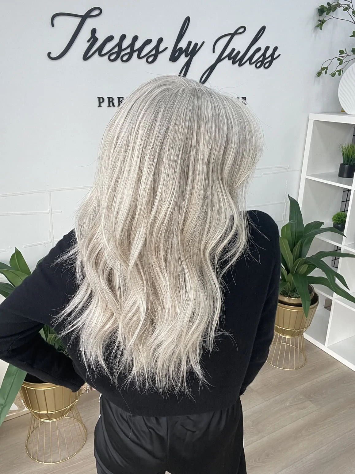 how_to_choose_hair_toppers_for_crown_hair_loss_.jpg