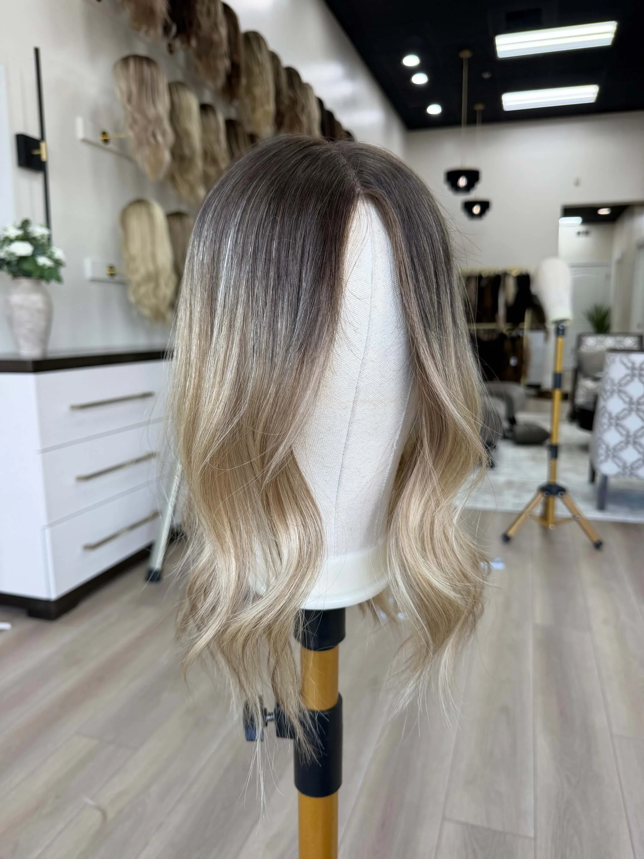 19-inch bronde human hair topper in Bronde