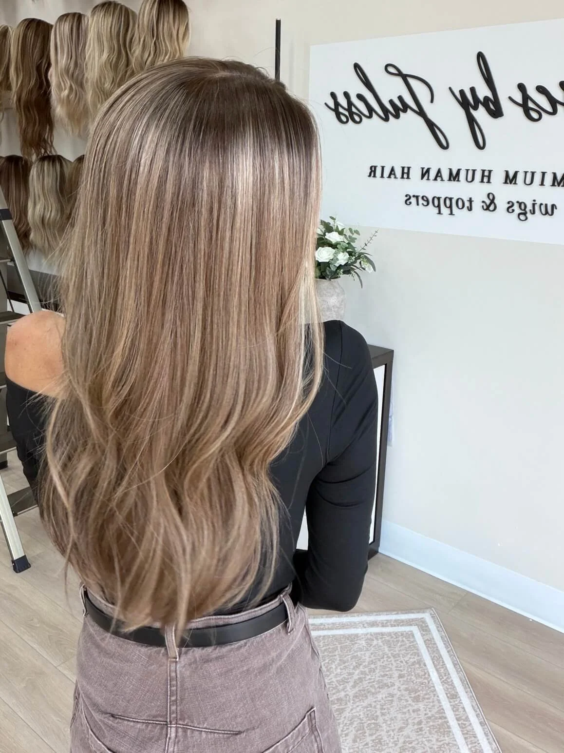 20-inch bronde human hair wig with 20-inch length