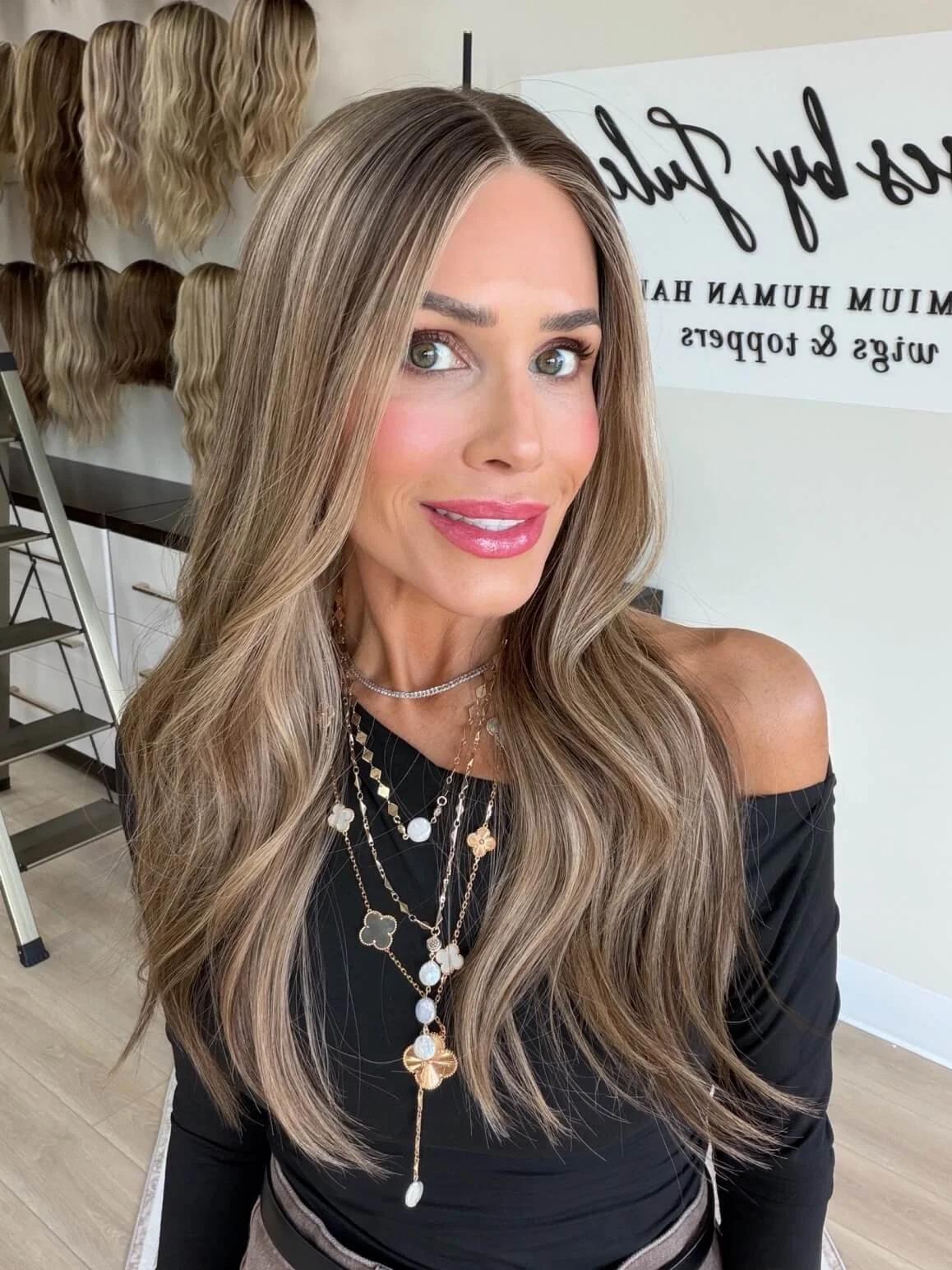 20-inch bronde human hair wig, glueless construction