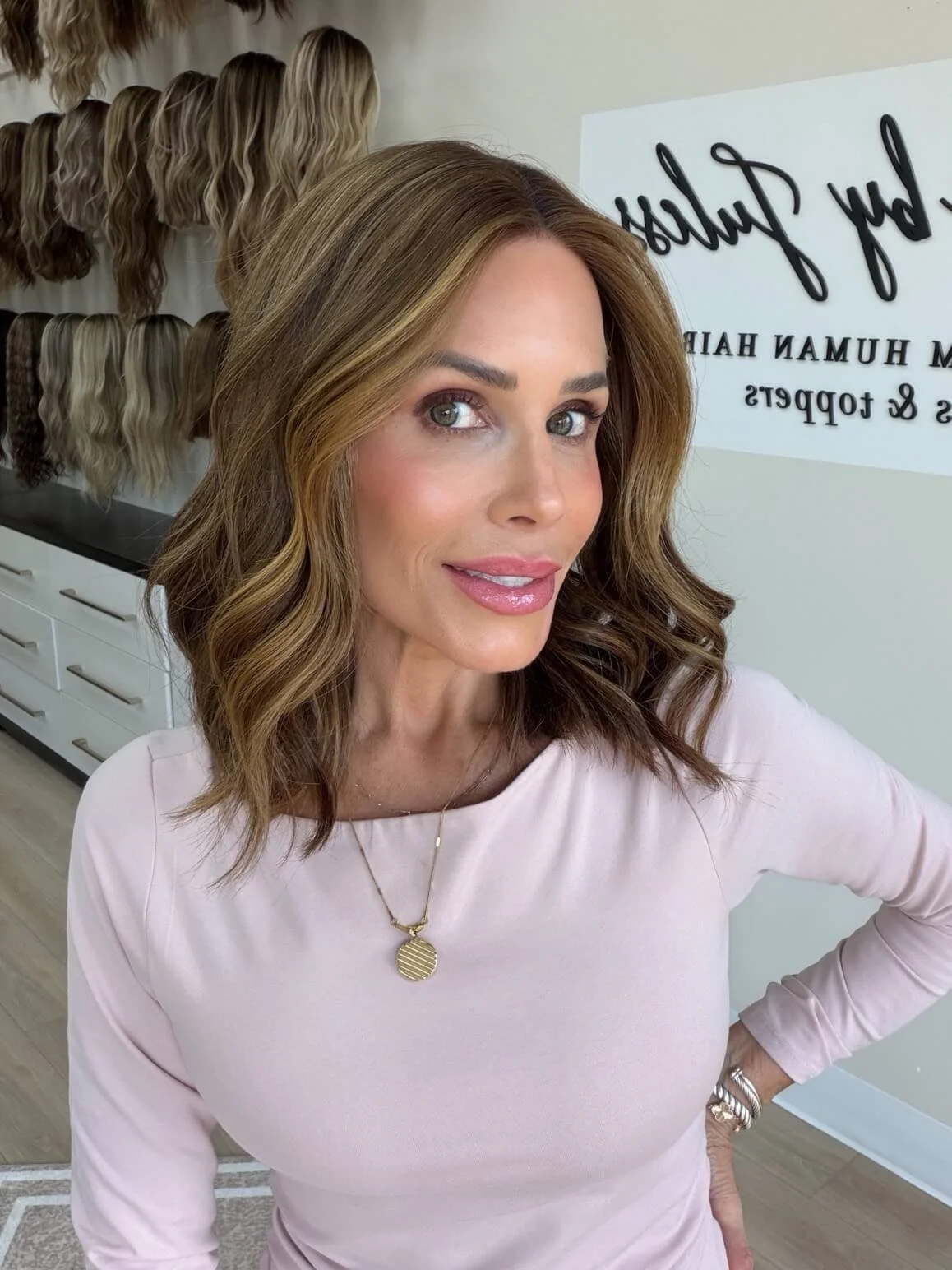 17-inch bronde Slavic human hair wig, glueless construction
