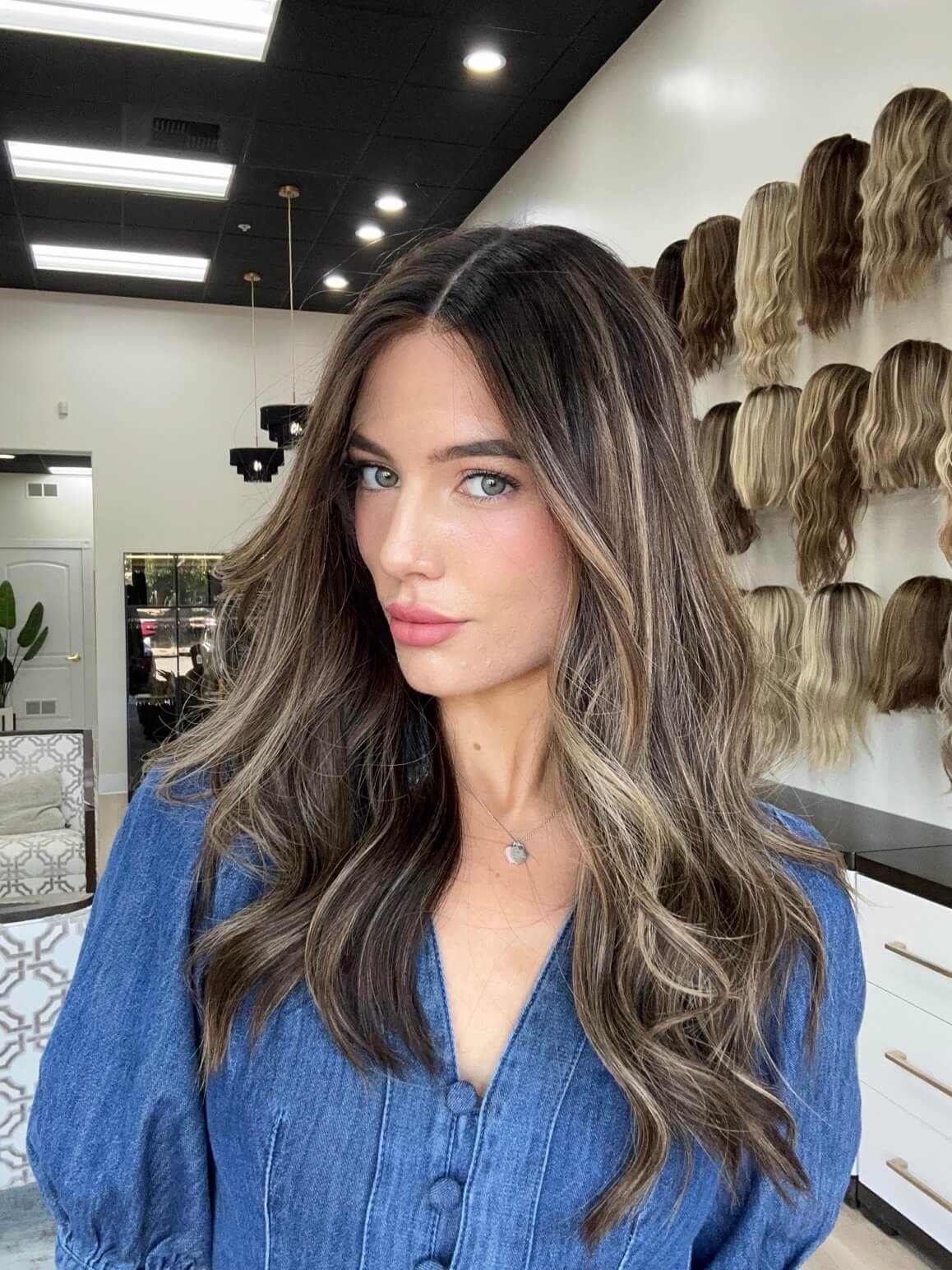 22-inch bronde human hair wig, glueless construction