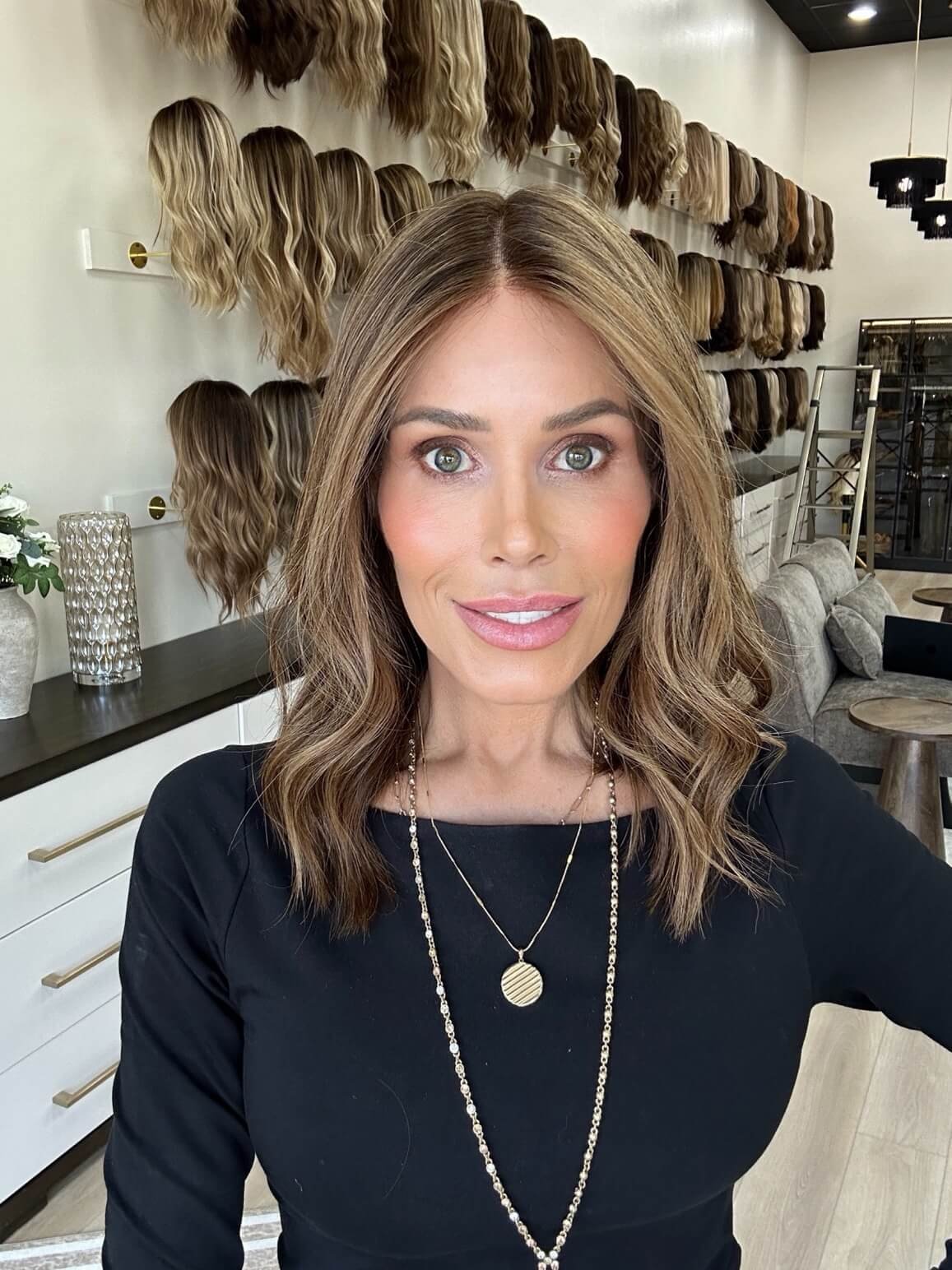17-inch bronde Slavic human hair wig, glueless construction