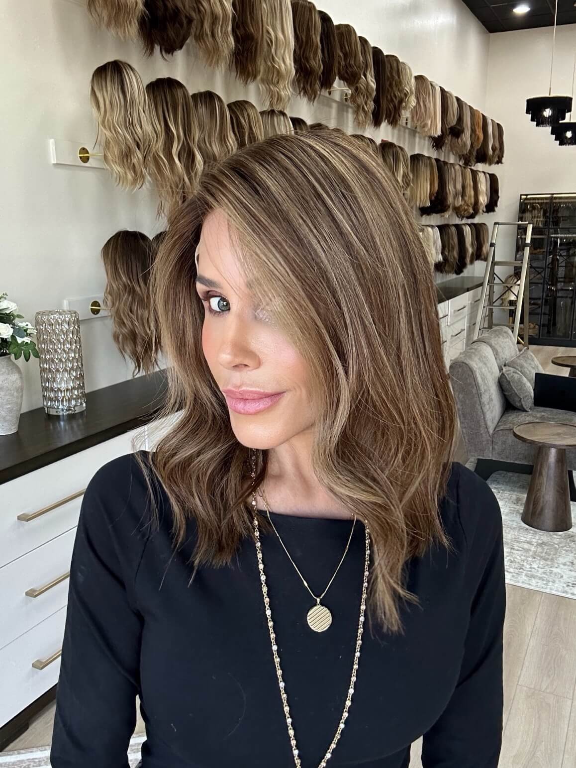17-inch bronde Slavic human hair wig in Bronde