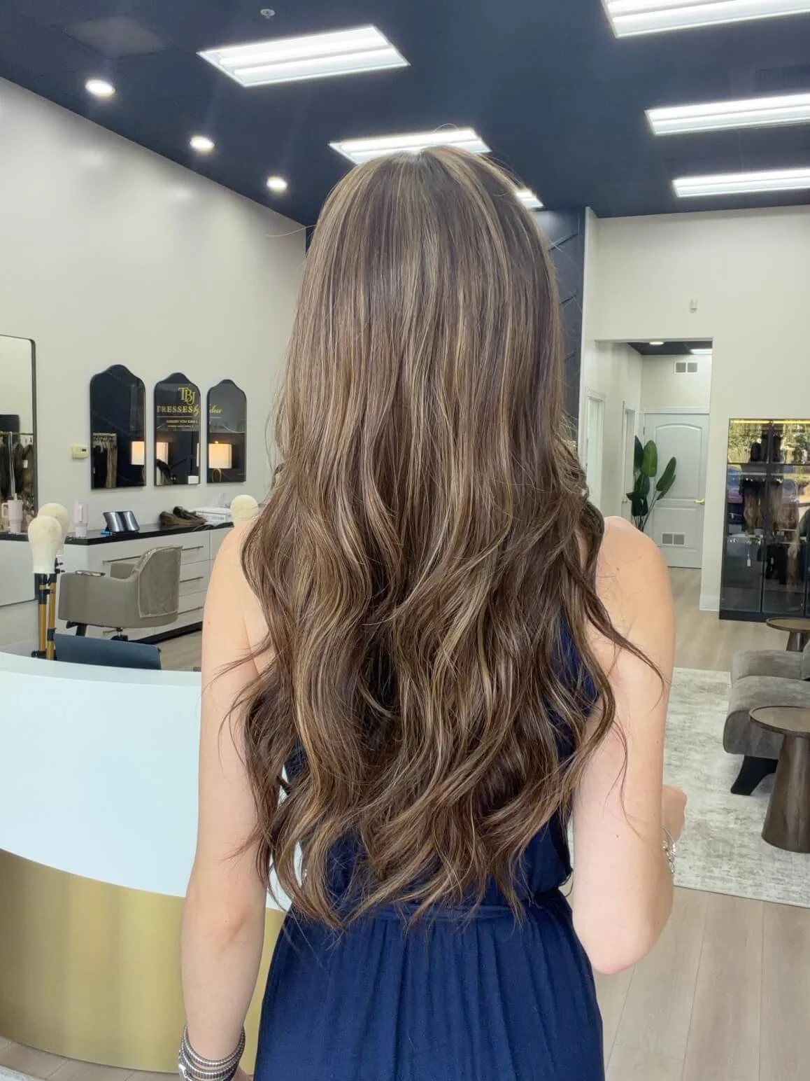 27-inch bronde Slavic human hair wig with 27-inch length