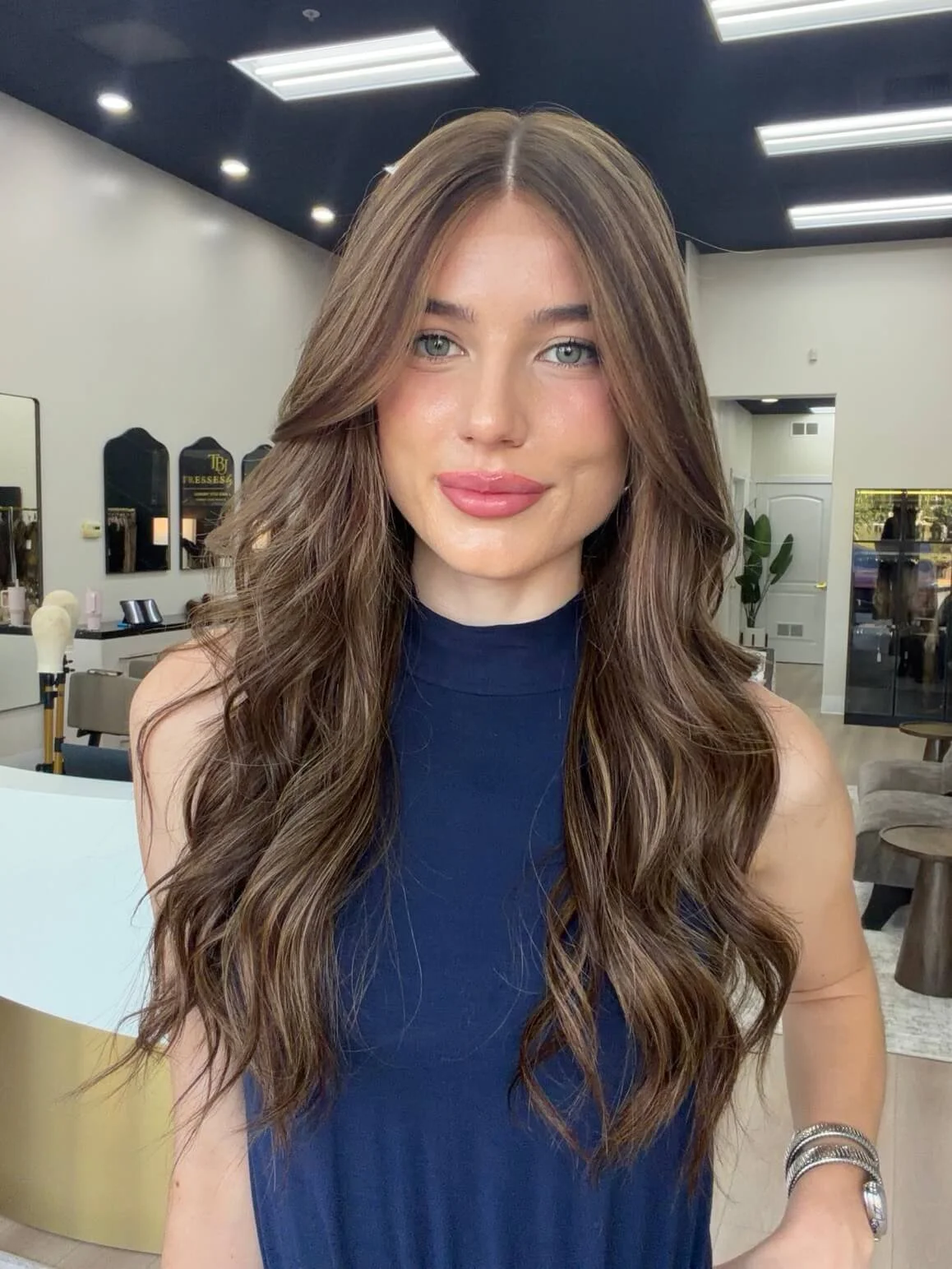 27-inch bronde Slavic human hair wig, glueless construction