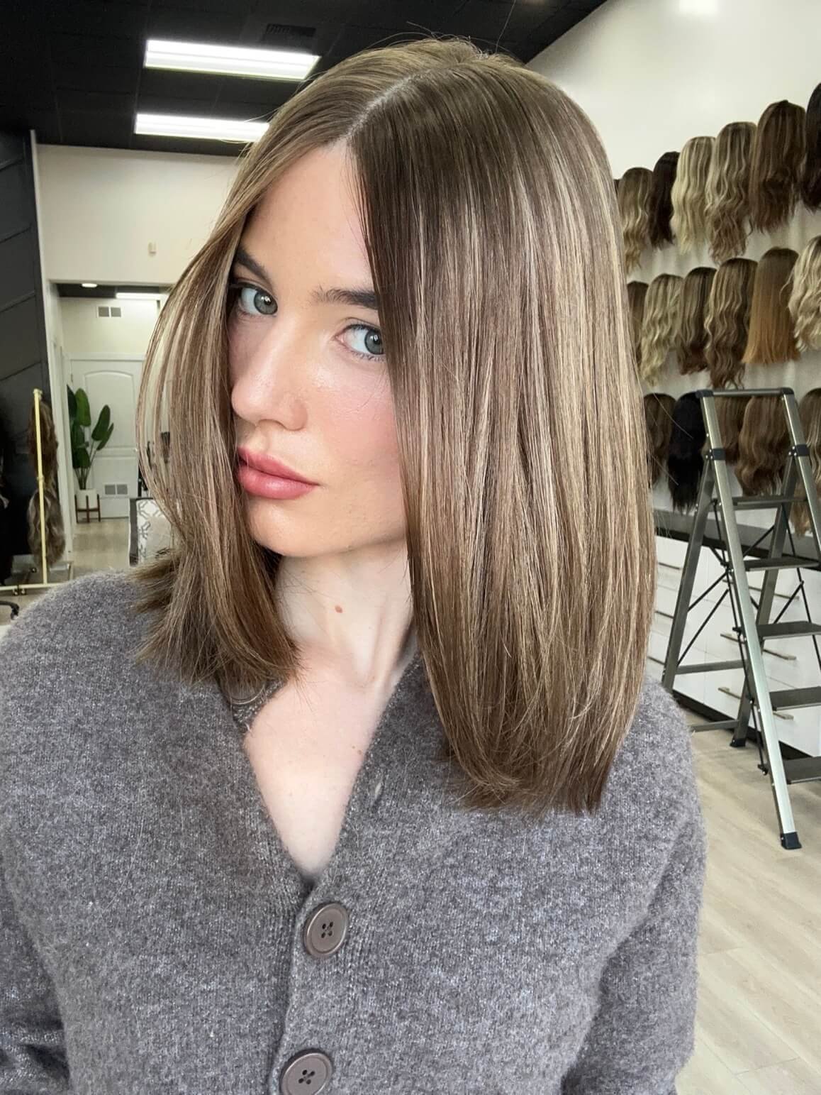 18-inch bronde human hair wig, glueless construction