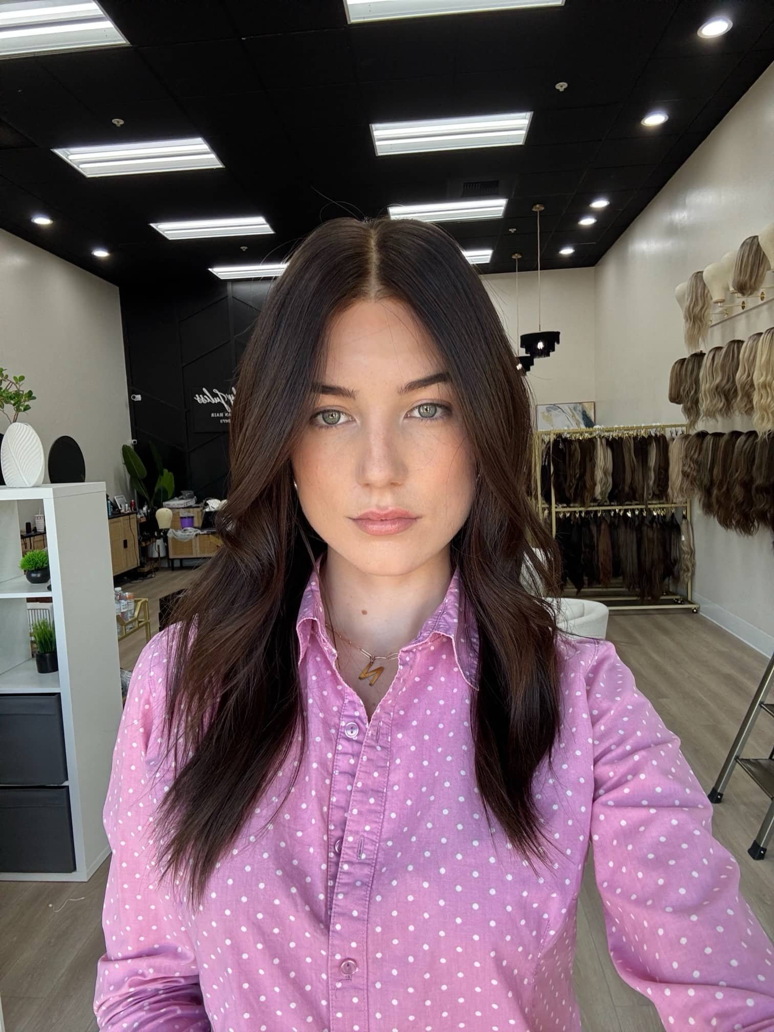 _Short_auburn_wavy_wig_styled_on_a_woman_at_Tresses_By_Juless_Studio__Folsom___.jpg