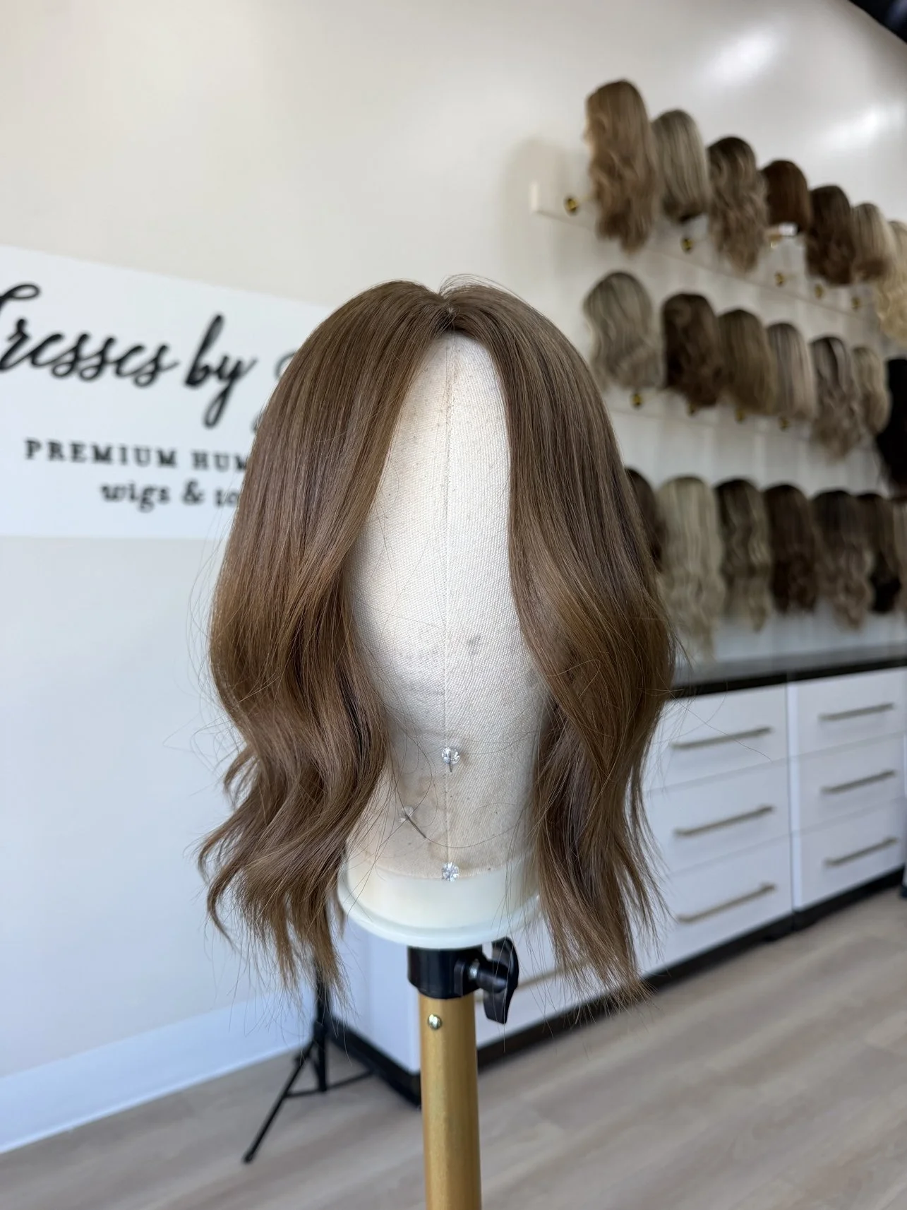 choosing_the_right_hair_toppers_for_crown_thinning_.jpg