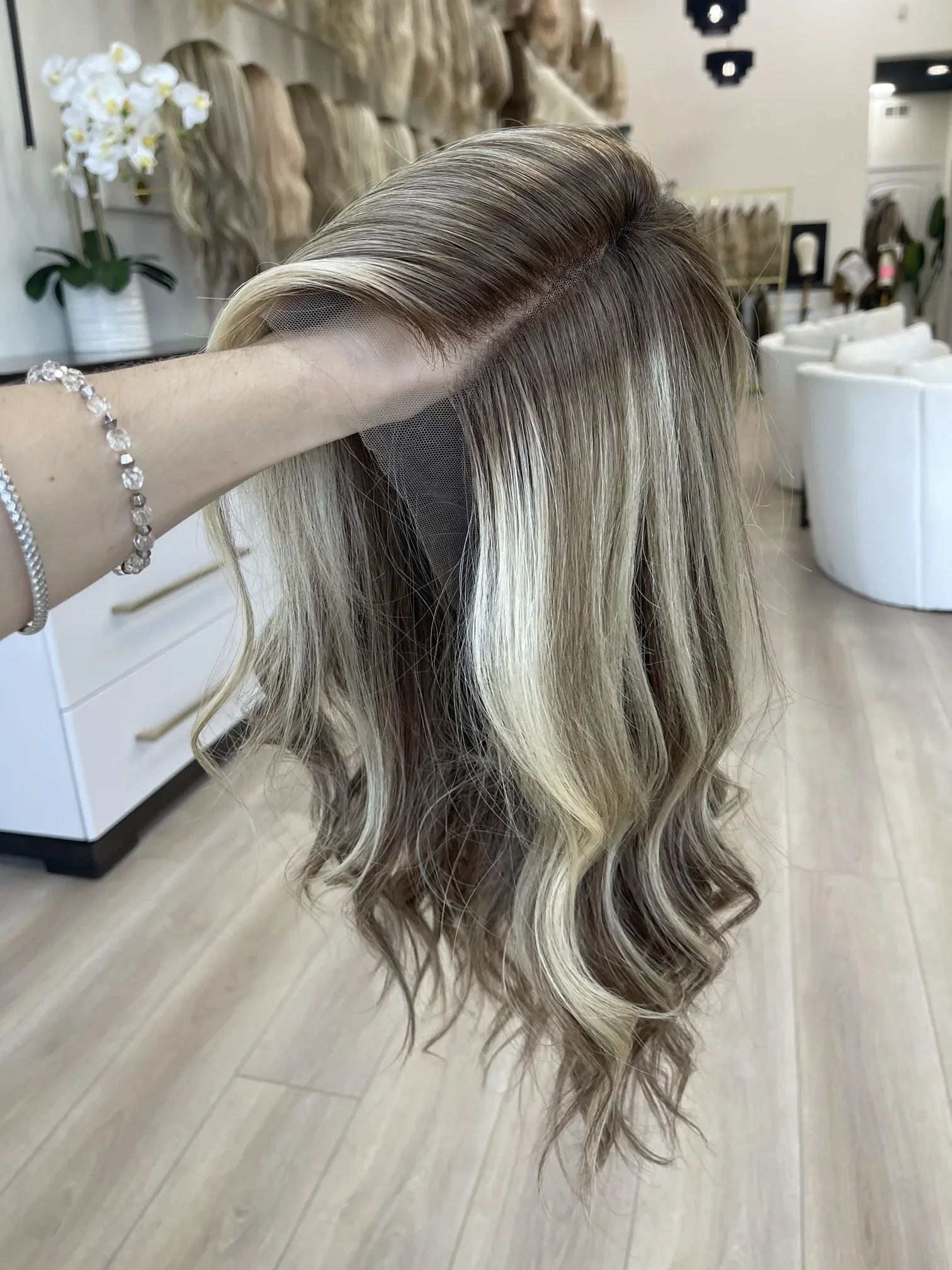 wholesale_human_hair_wigs_resellers_.webp