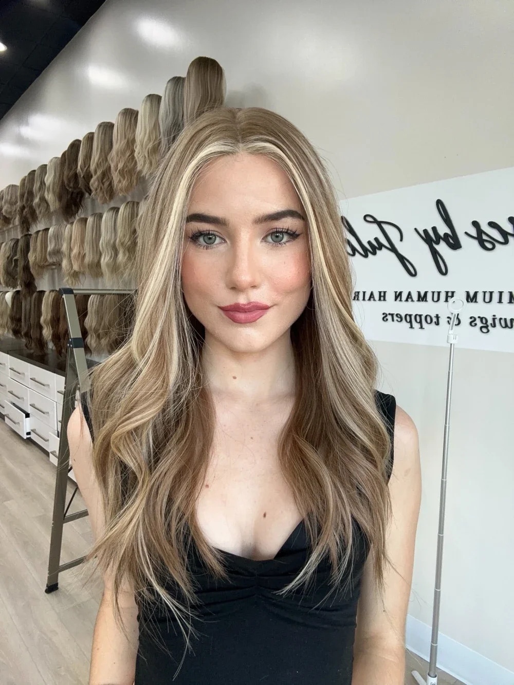 luxury_hair_toppers_for_professional_women_.webp