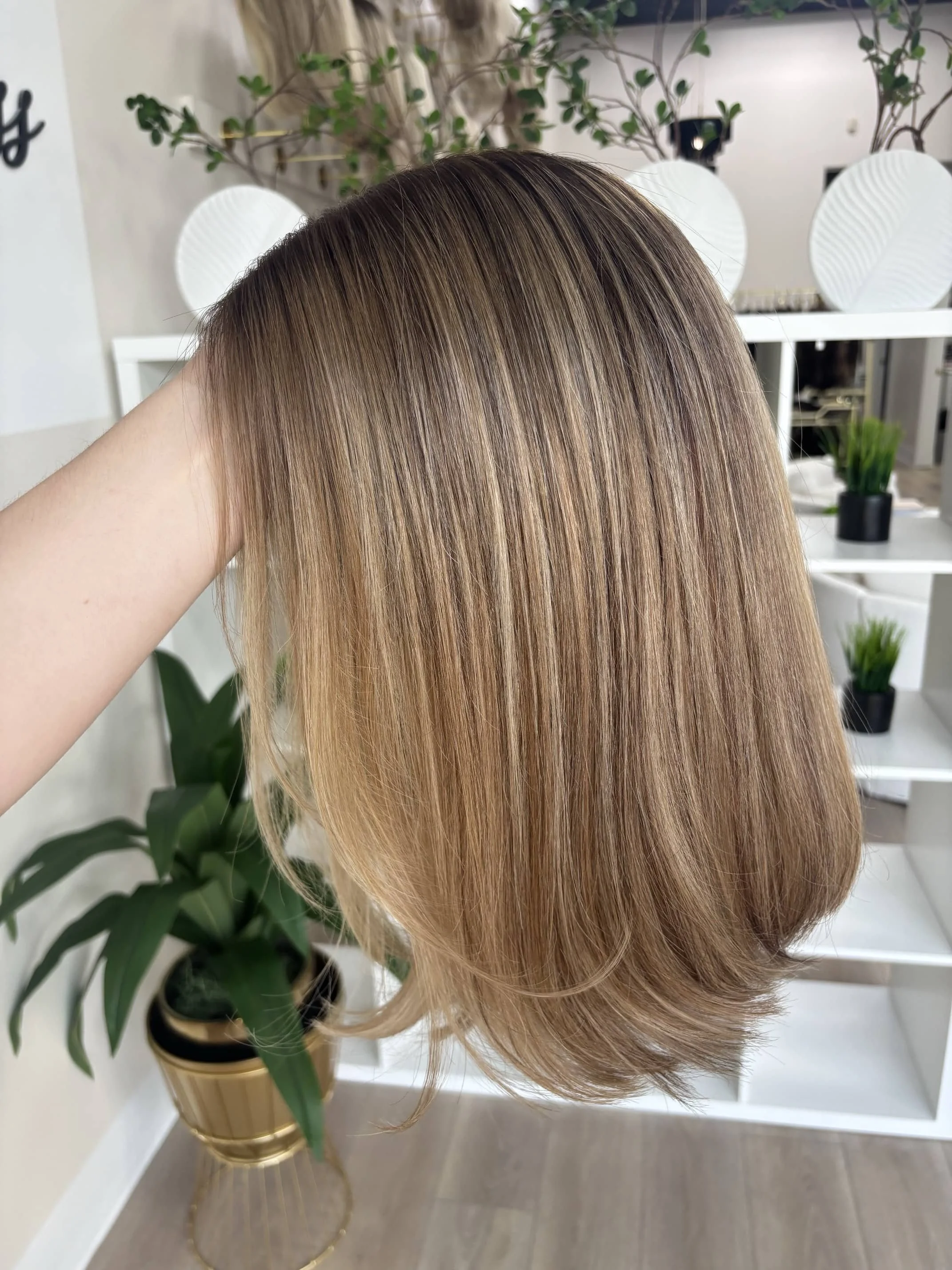 _Premium_lace_front_wigs__lightweight_and_breathable__showcased_in_San_Francisco_s_luxury_hair_boutiques___.jpg
