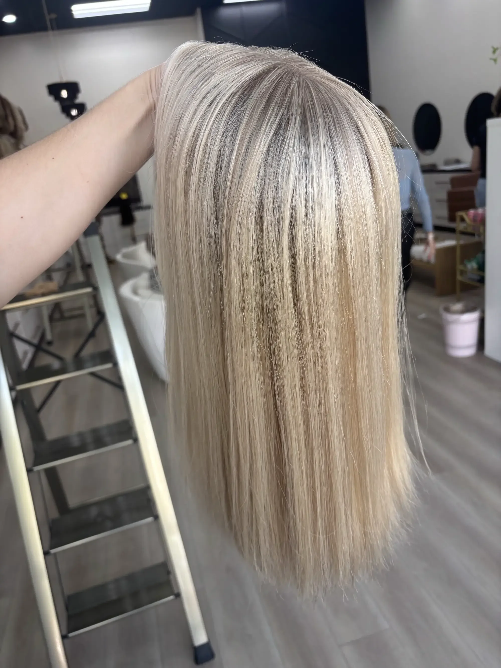 luxury_hair_toppers_professional_women_.webp