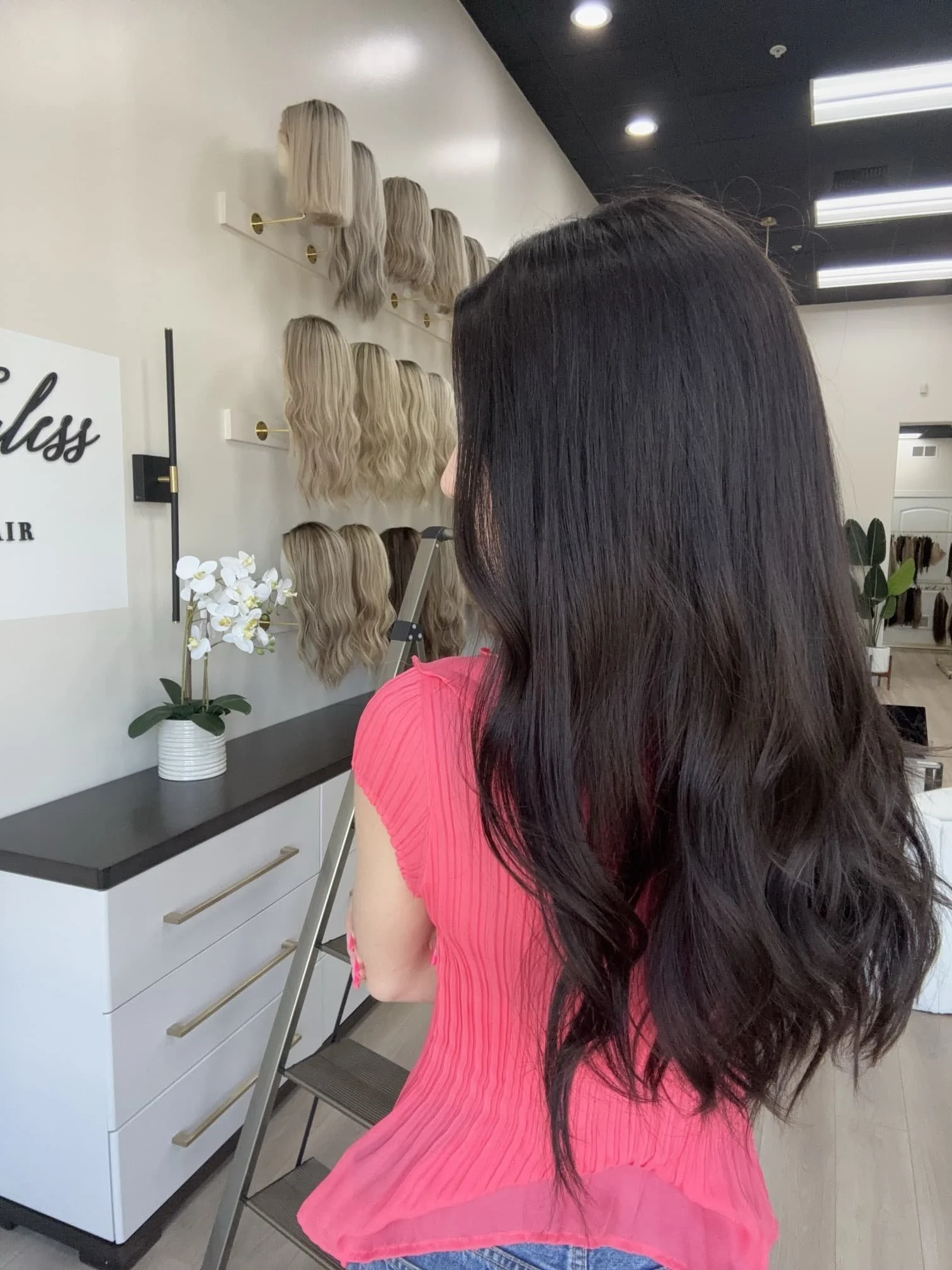 synthetic_vs_human_hair_blend_wigs_reviews_.jpg