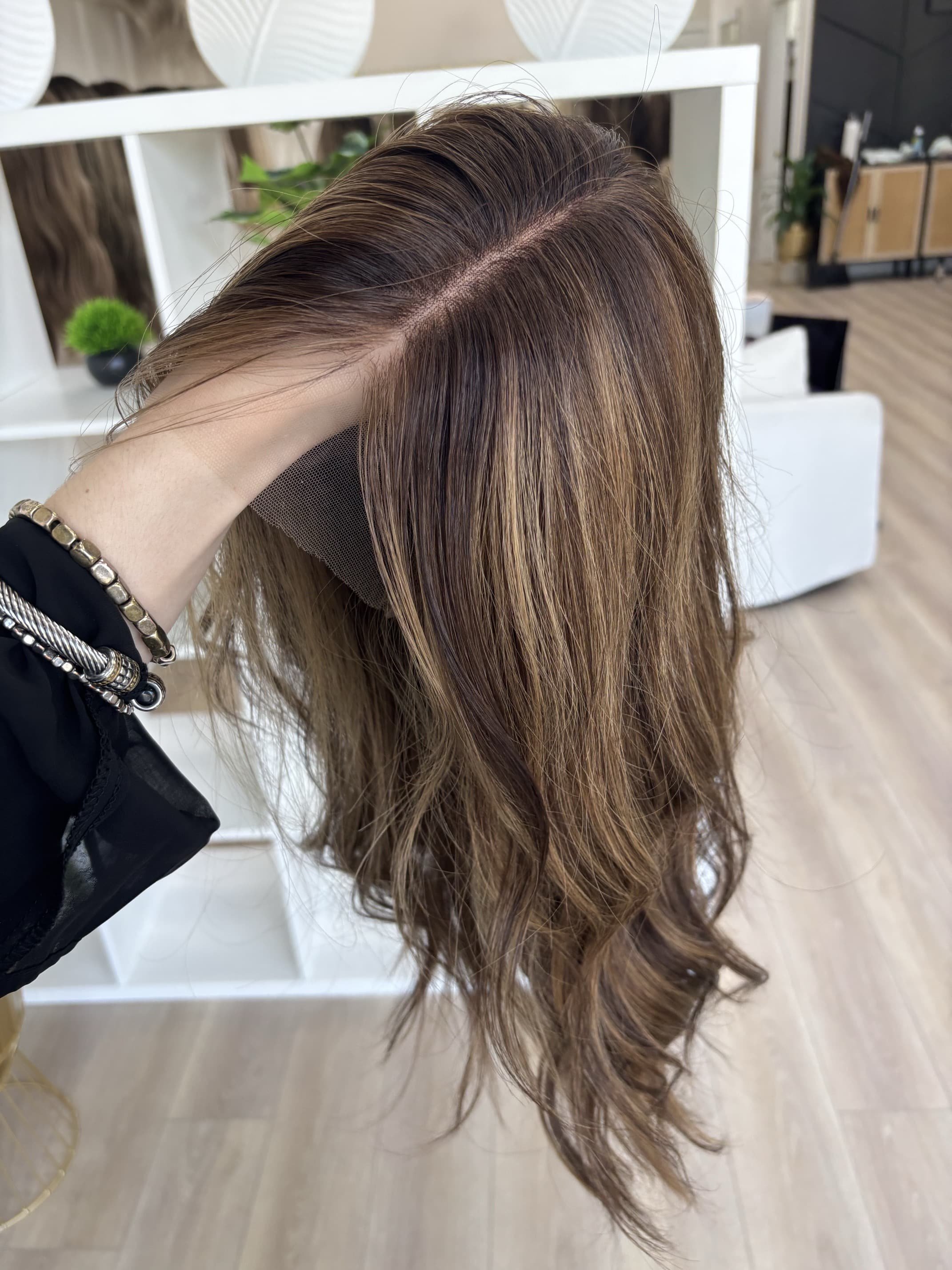 _Rooty_blonde_wigs_with_natural_finishes__ideal_for_everyday_wear__available_in_the_Bay_Area___.jpg