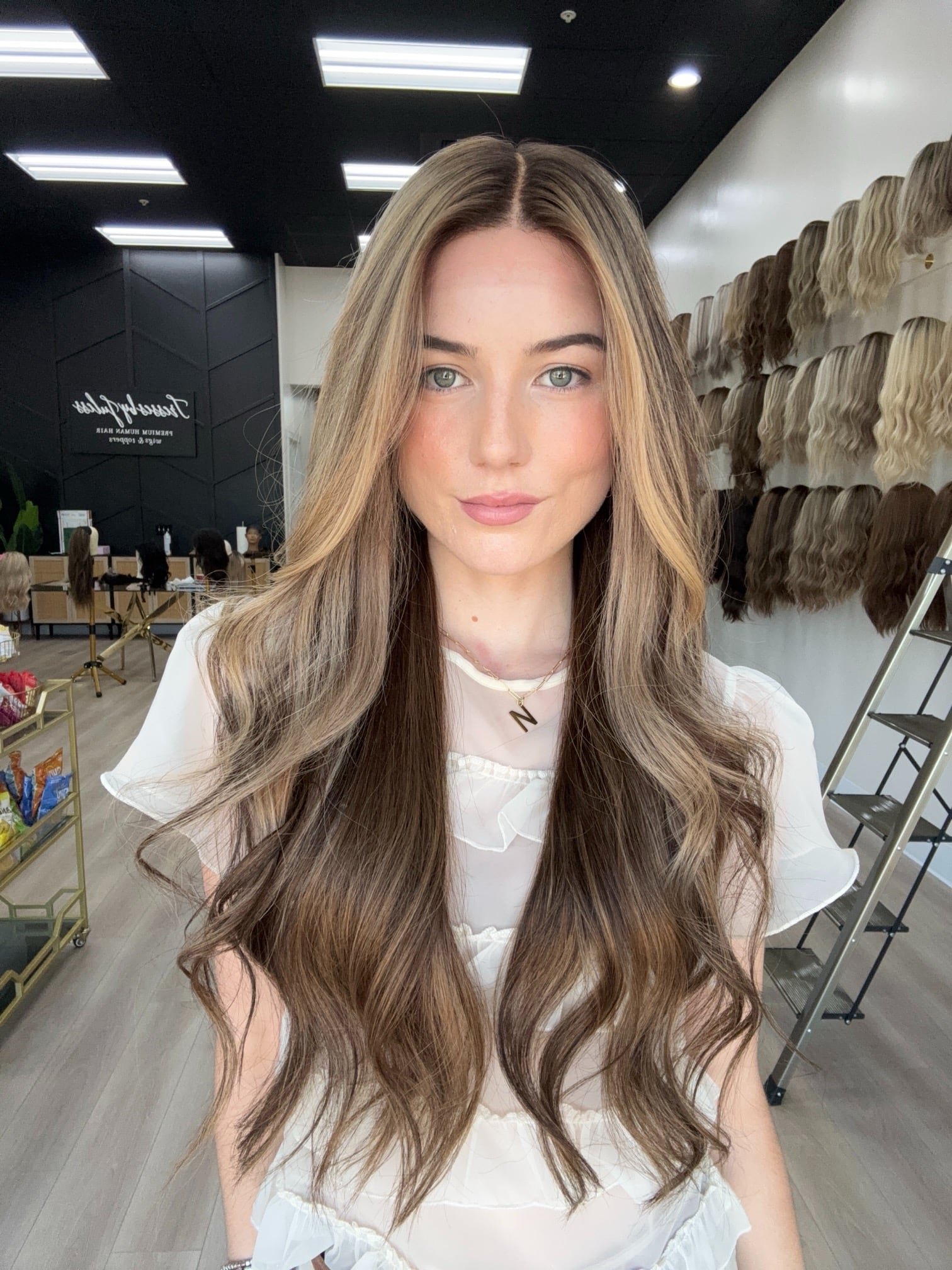 human_hair_blend_vs_synthetic_comparison_.jpg