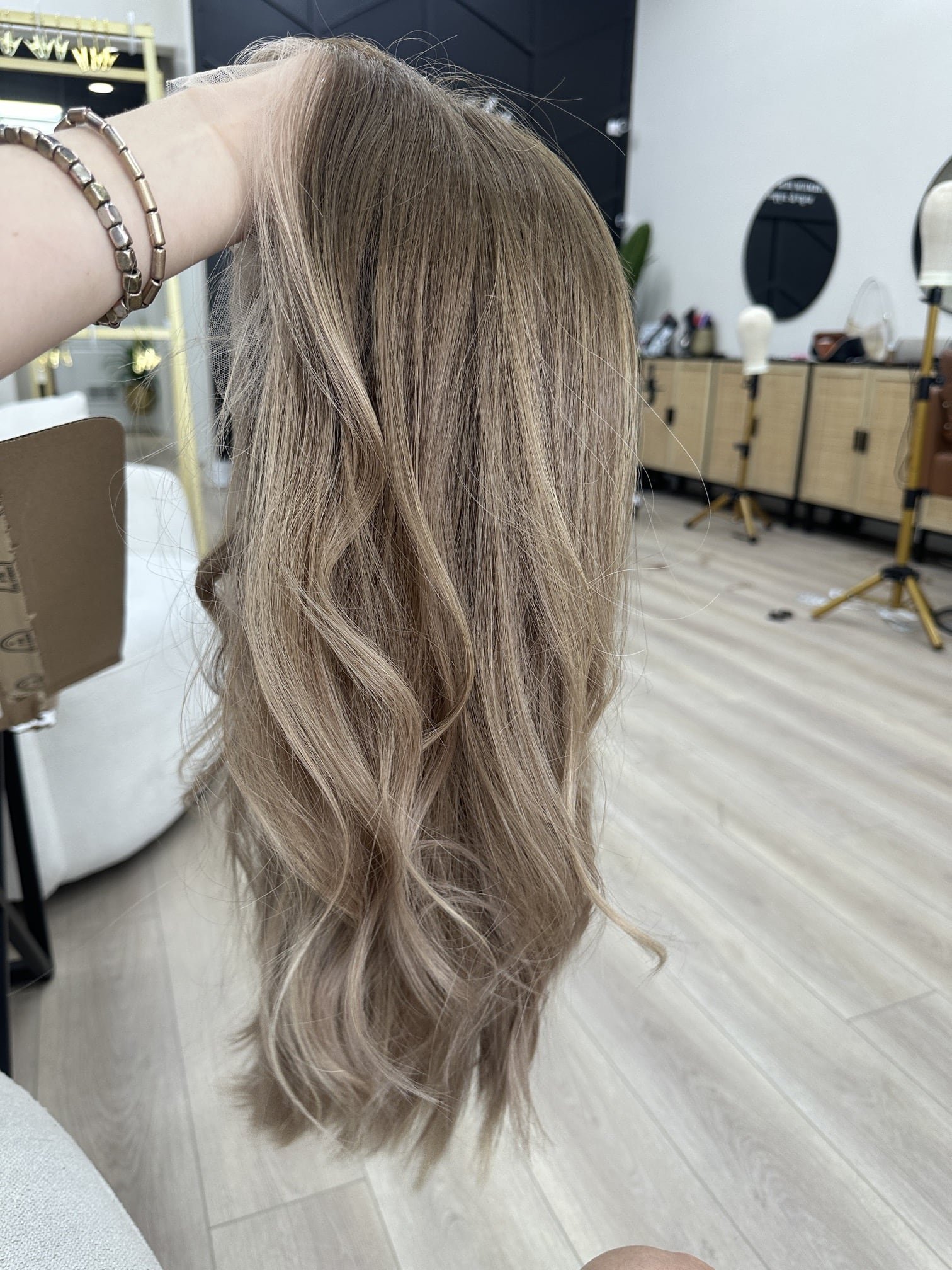 how_to_choose_hair_toppers_for_crown_hair_loss_.jpg