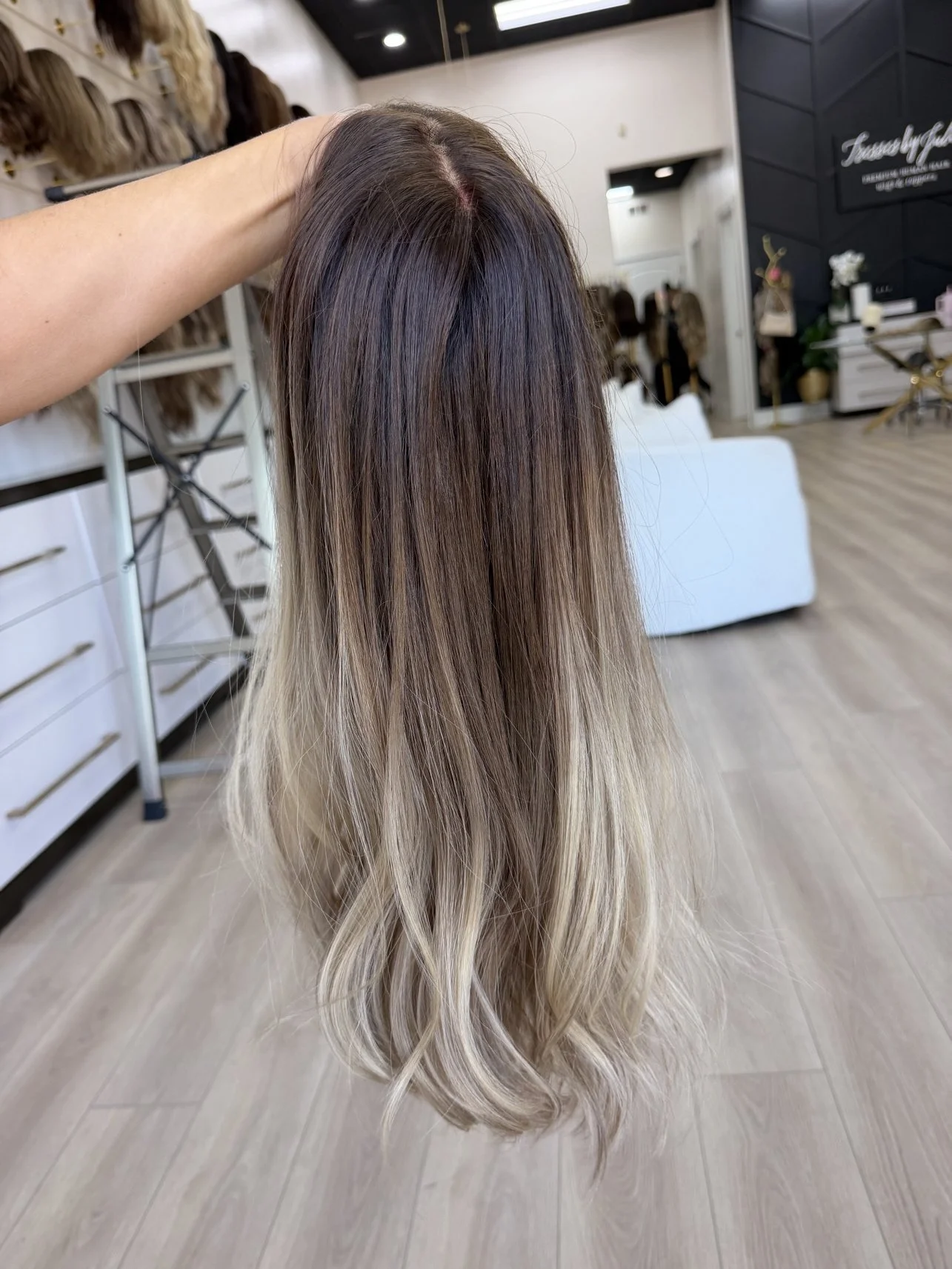 synthetic_vs_human_hair_wigs_reviews_.jpg