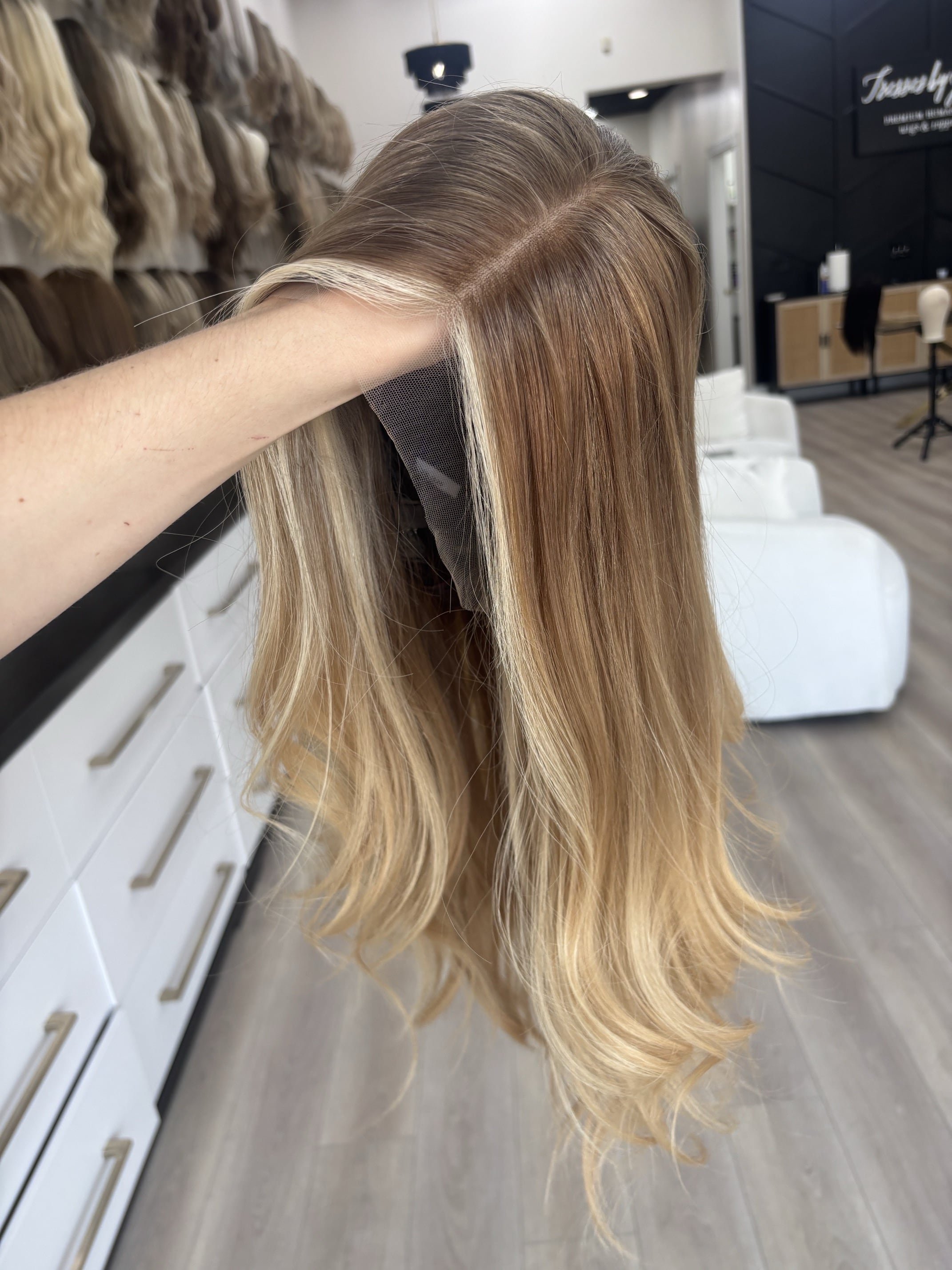 buying_hair_wigs_cancer_patients_online_.jpg