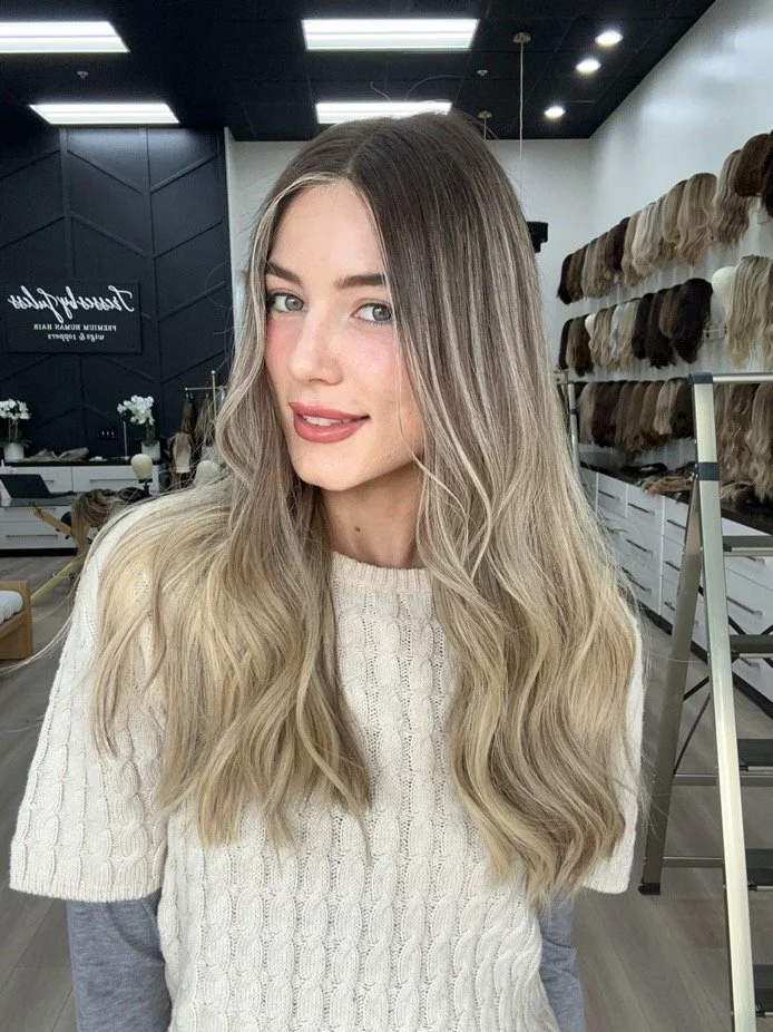 _Blonde_bob_wig_with_highlights_worn_by_a_woman_in_Sacramento_Studio__California___.jpg