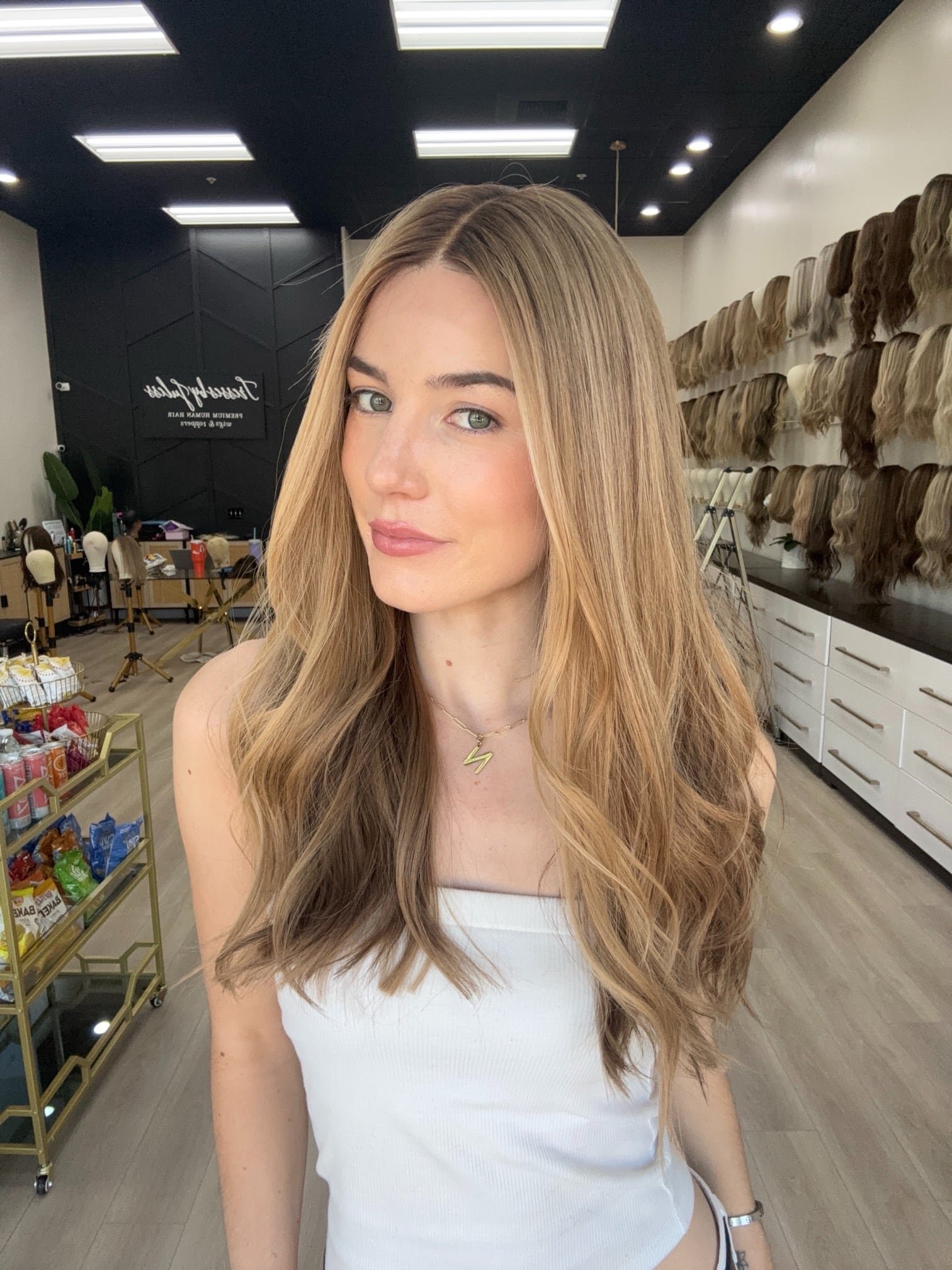 _Short_auburn_wavy_wig_styled_on_a_woman_at_Tresses_By_Juless_Studio__Folsom___.jpg