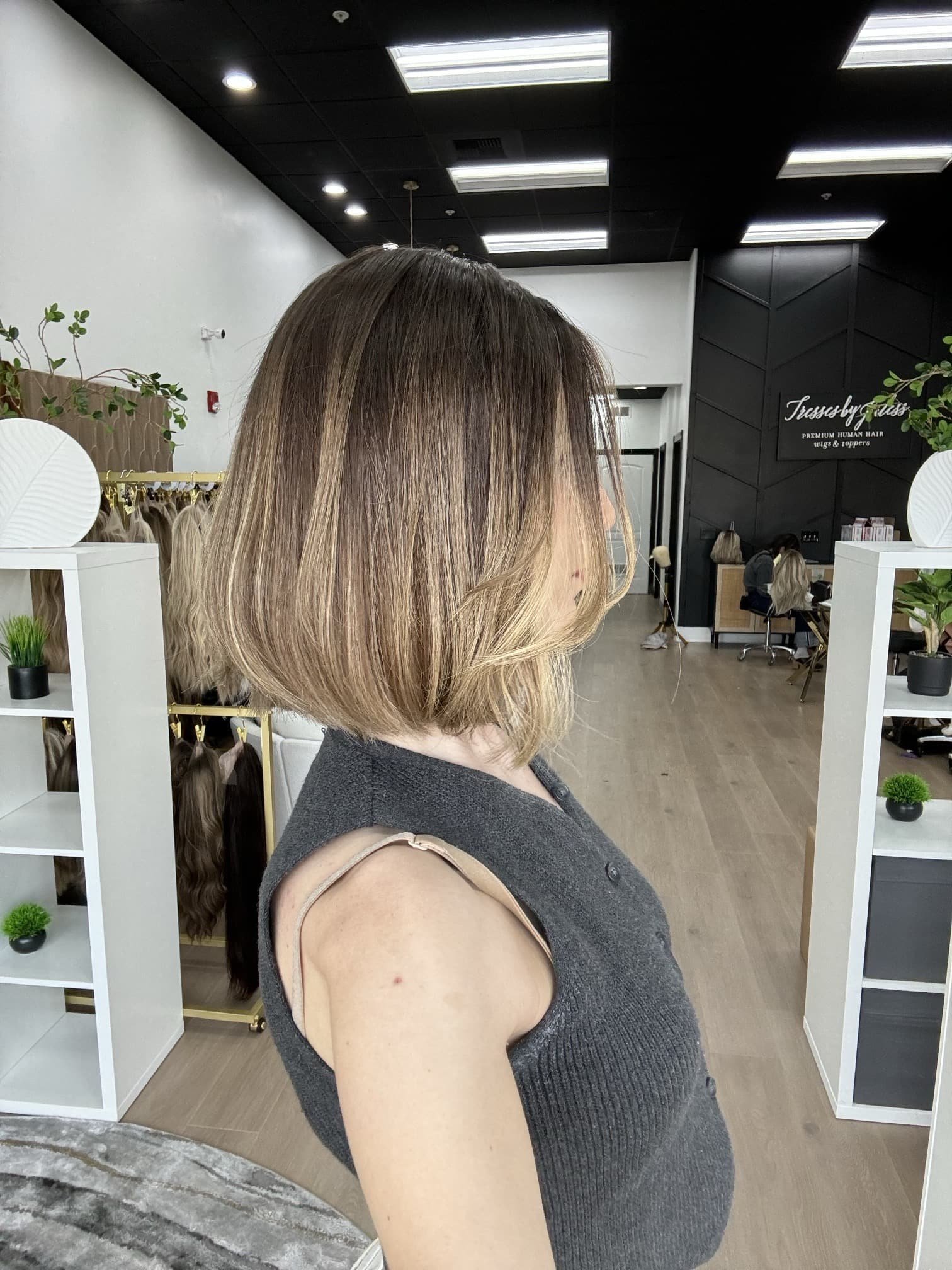 _Realistic_wigs_for_women_experiencing_postnatal_hair_loss__available_in_El_Dorado_Hills__top_salons___.jpg