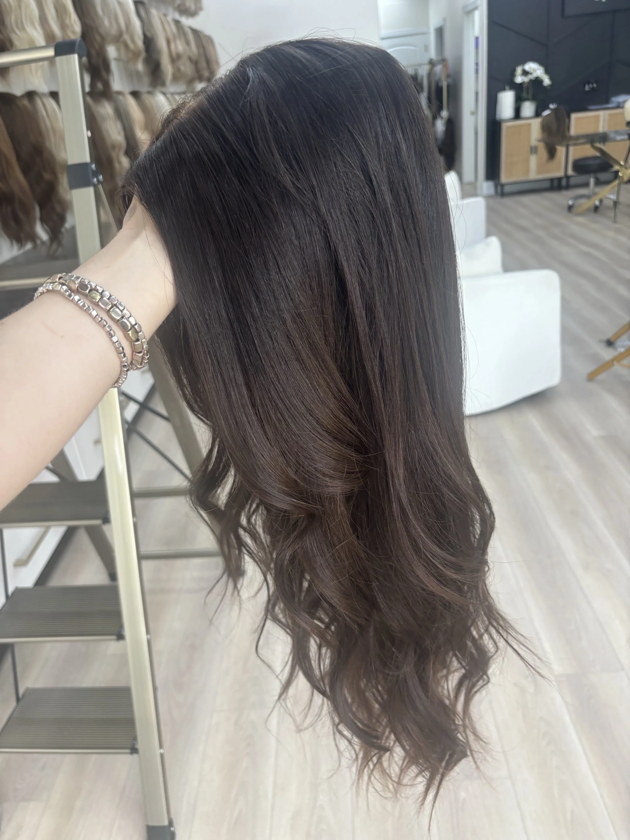 _Rooty_blonde_wigs_with_natural_finishes__ideal_for_everyday_wear__available_in_the_Bay_Area___.jpg