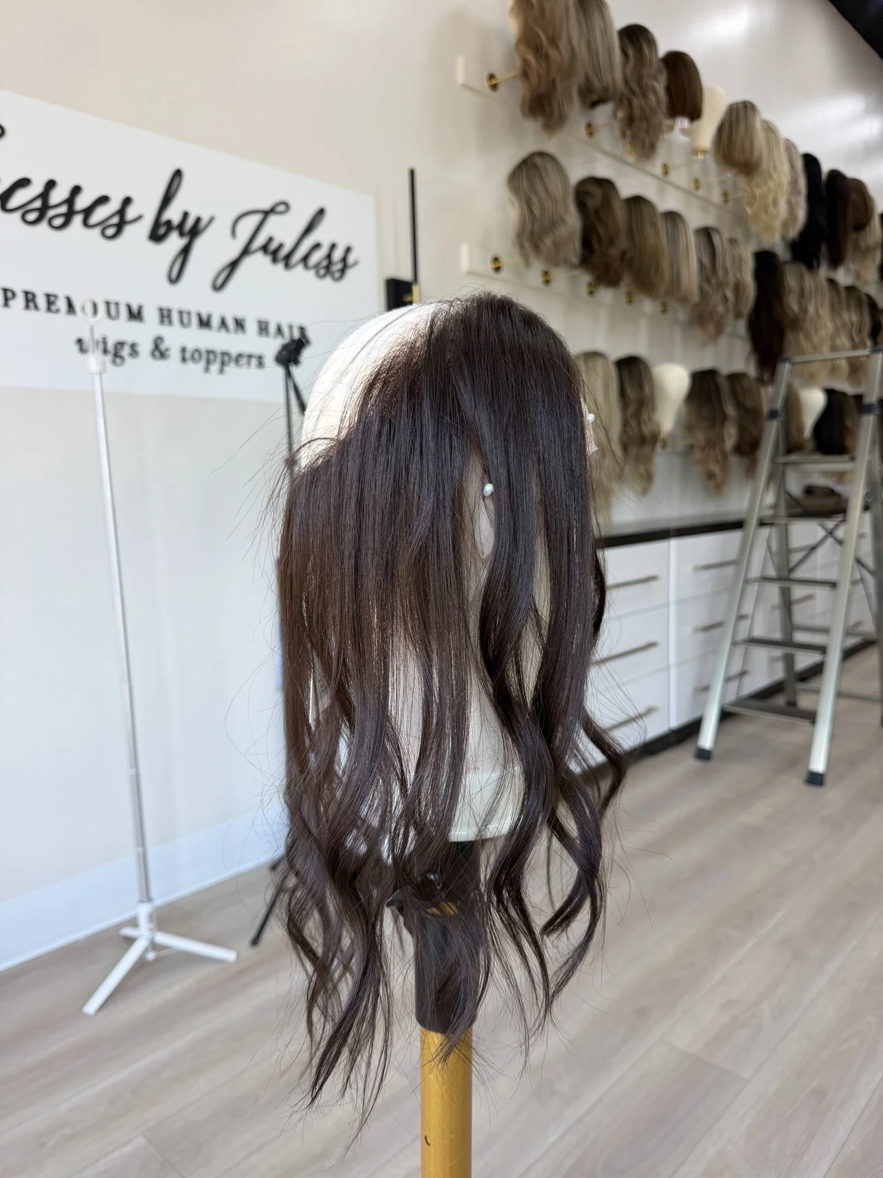 synthetic_vs_human_hair_blend_wigs_reviews_.jpg