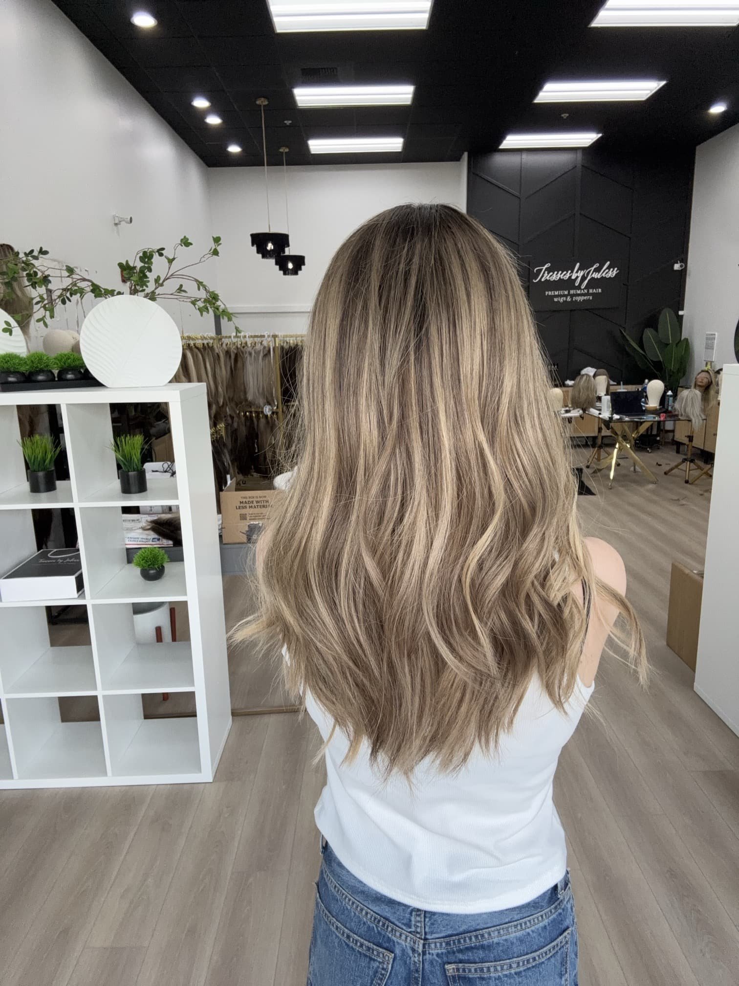_Realistic_wigs_for_women_experiencing_postnatal_hair_loss__available_in_El_Dorado_Hills__top_salons___.jpg