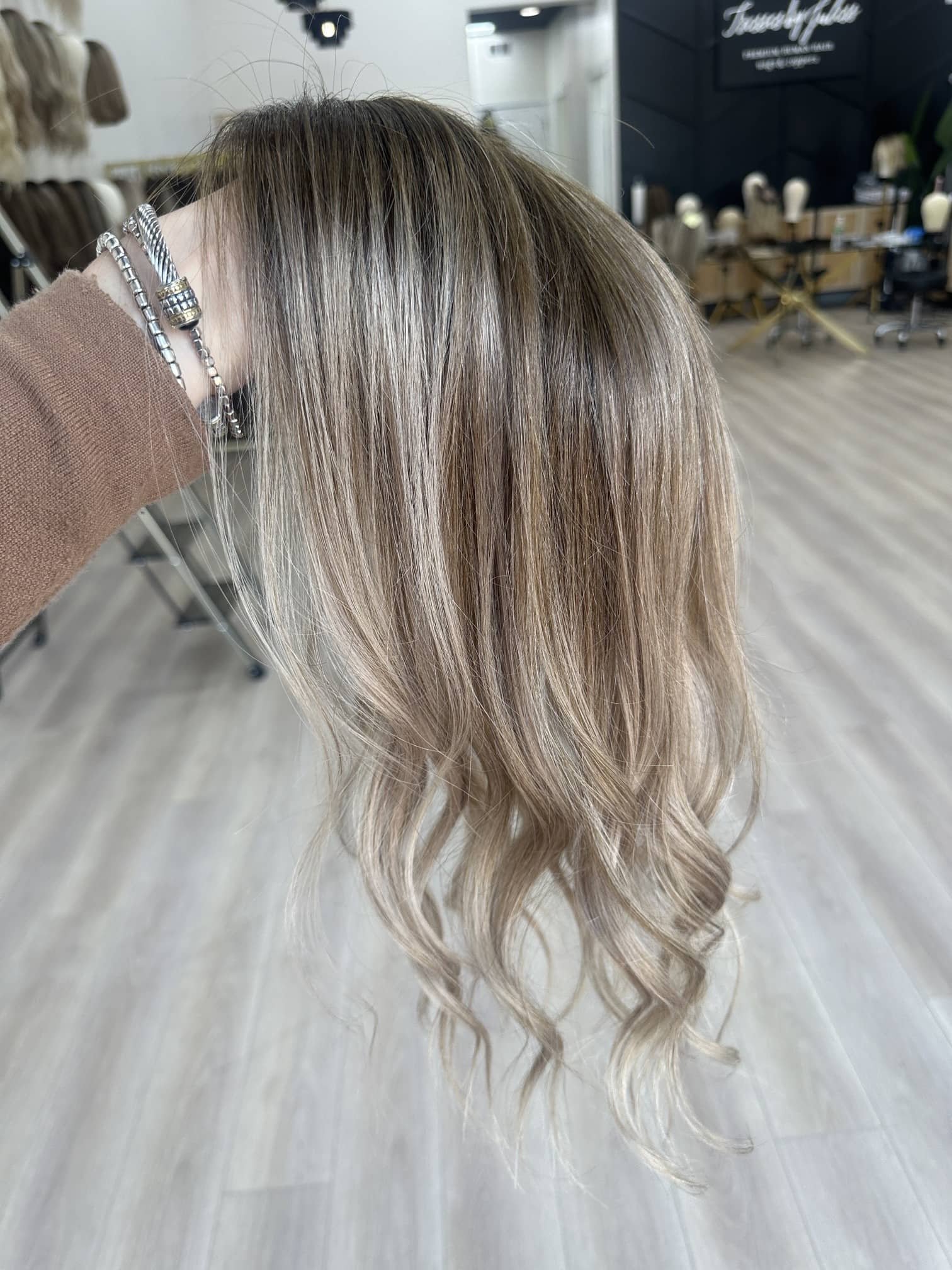_Blonde_bob_wig_with_highlights_worn_by_a_woman_in_Sacramento_Studio__California___.jpg