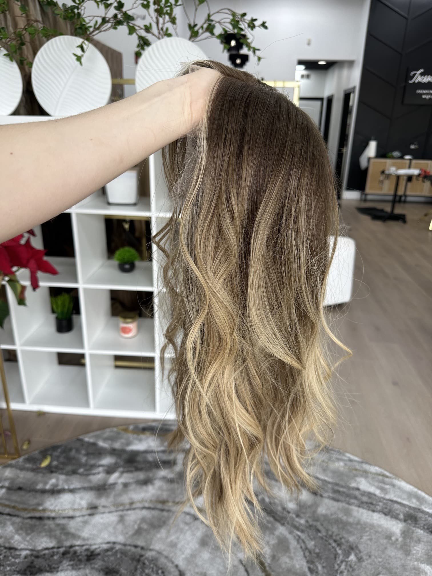 _Read_reviews_on_our_clip_in_hair_toppers_for_black_women__offered_in_salons_throughout_California_and_the_US___.jpg