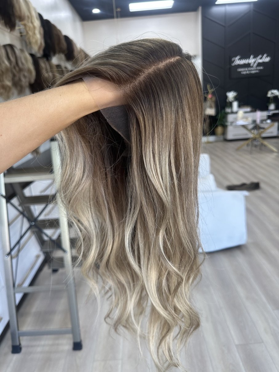 choosing_the_right_hair_toppers_for_crown_thinning_.jpg