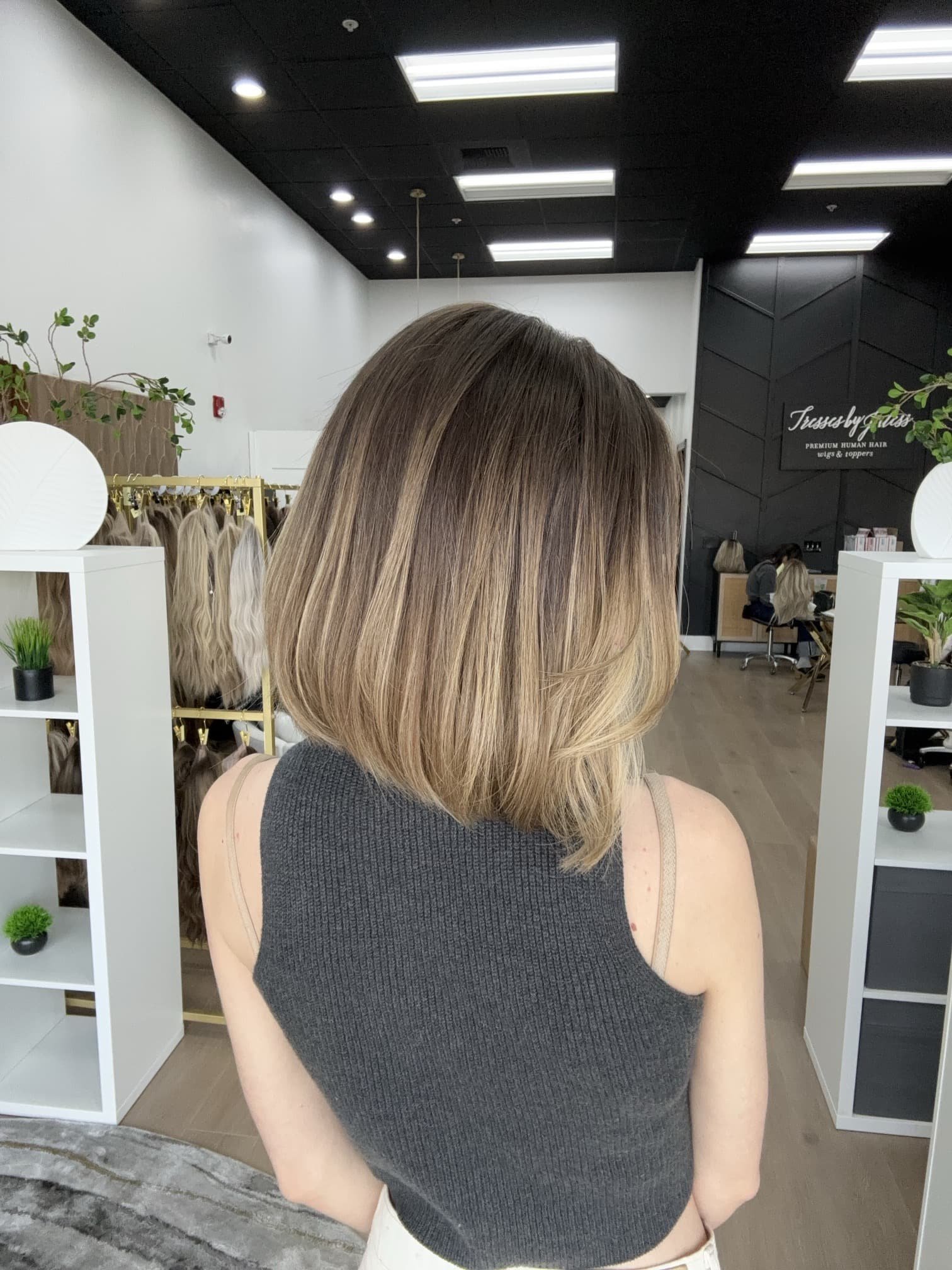 choosing_the_right_hair_toppers_for_crown_thinning_.jpg