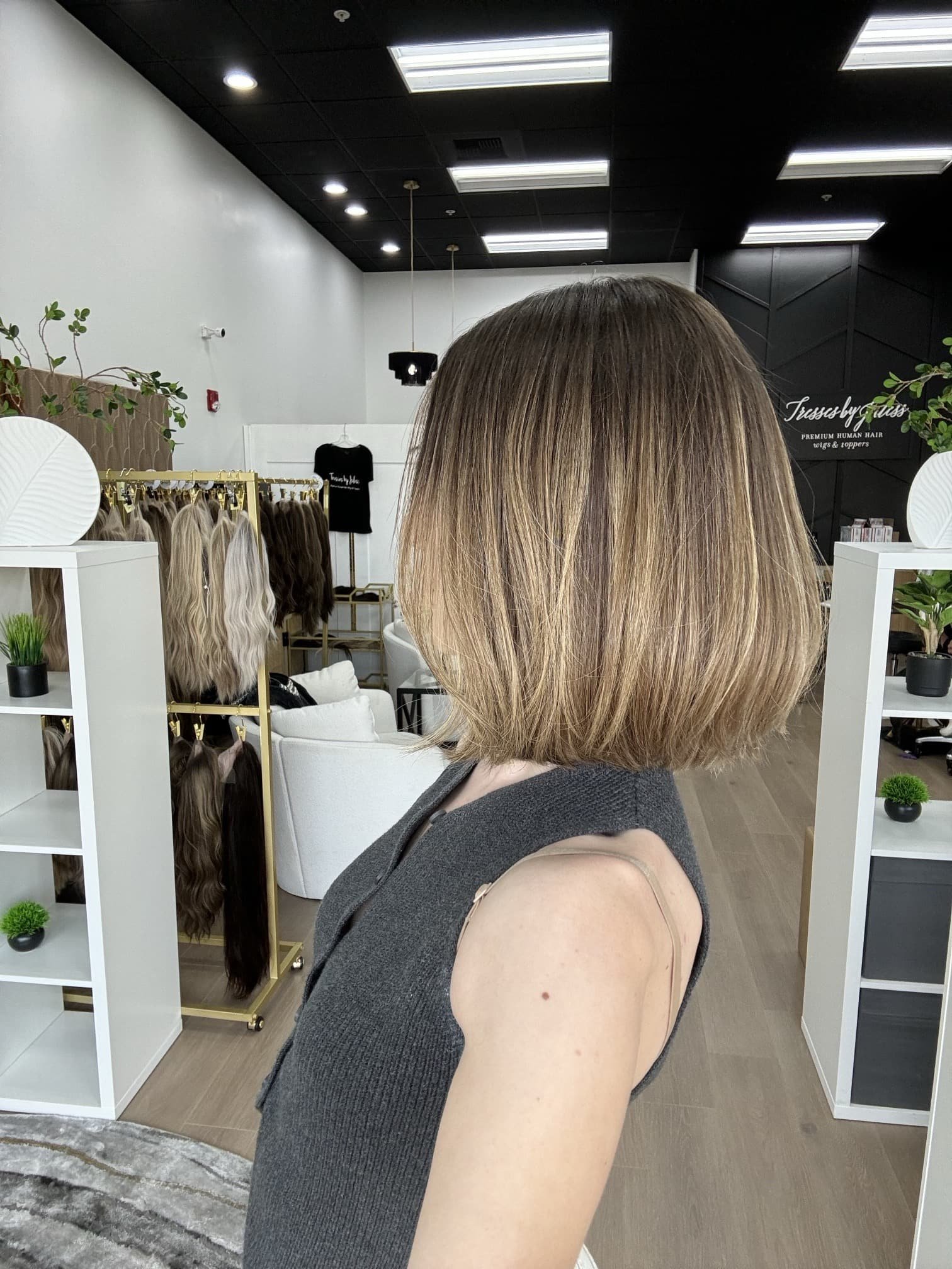_Curly_honey_blonde_wig_on_a_woman_at_Tresses_By_Juless_Studio__Lincoln__Folsom__California___.jpg