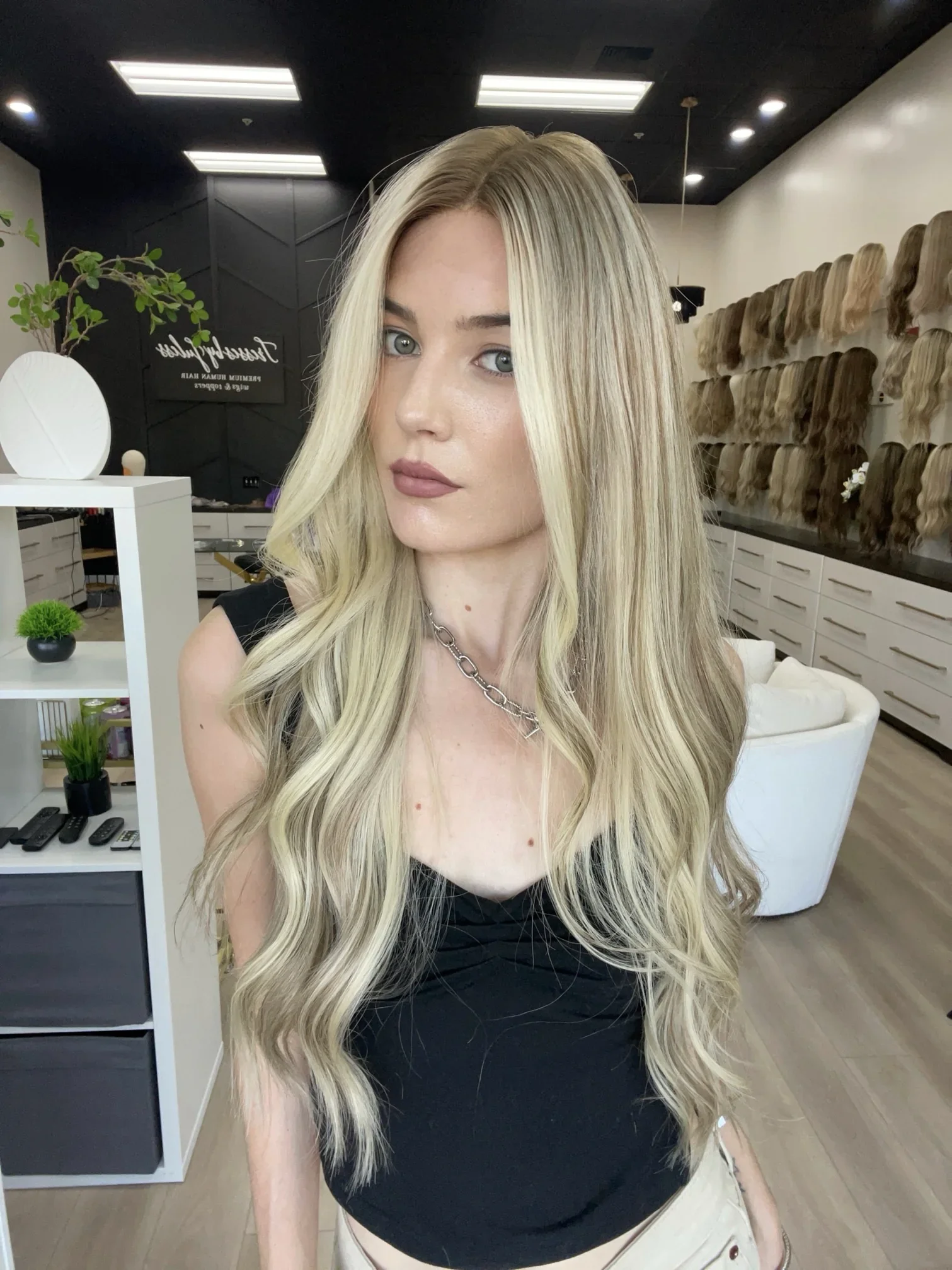 Explore_balayage_style_wigs_in_Sacramento_that_combine_modern_color_trends_with_unparalleled_craftsmanship__.webp