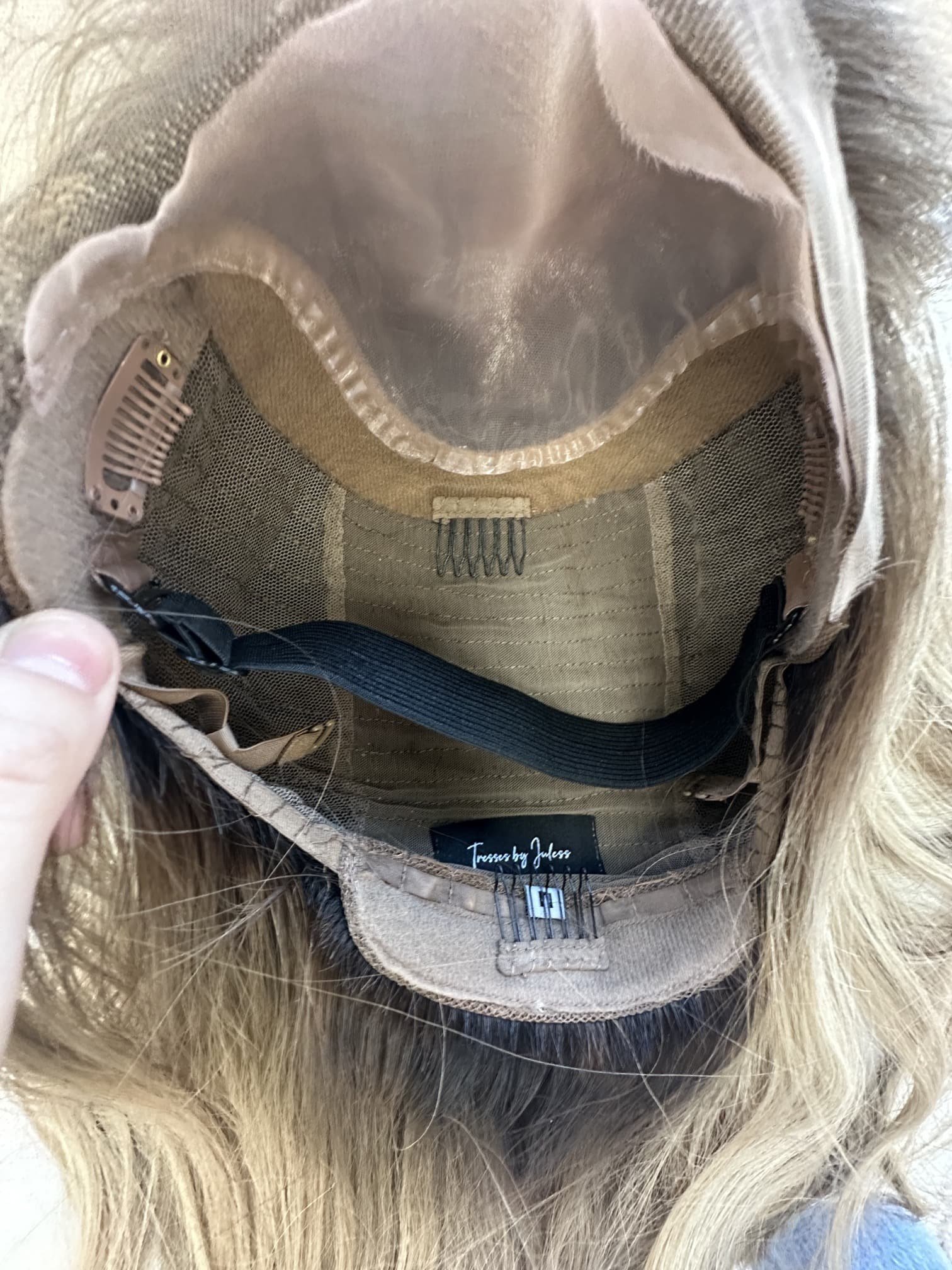 _Lightweight__hand_tied_wigs_perfect_for_travel__available_in_El_Dorado_Hills__luxury_salons___.jpg