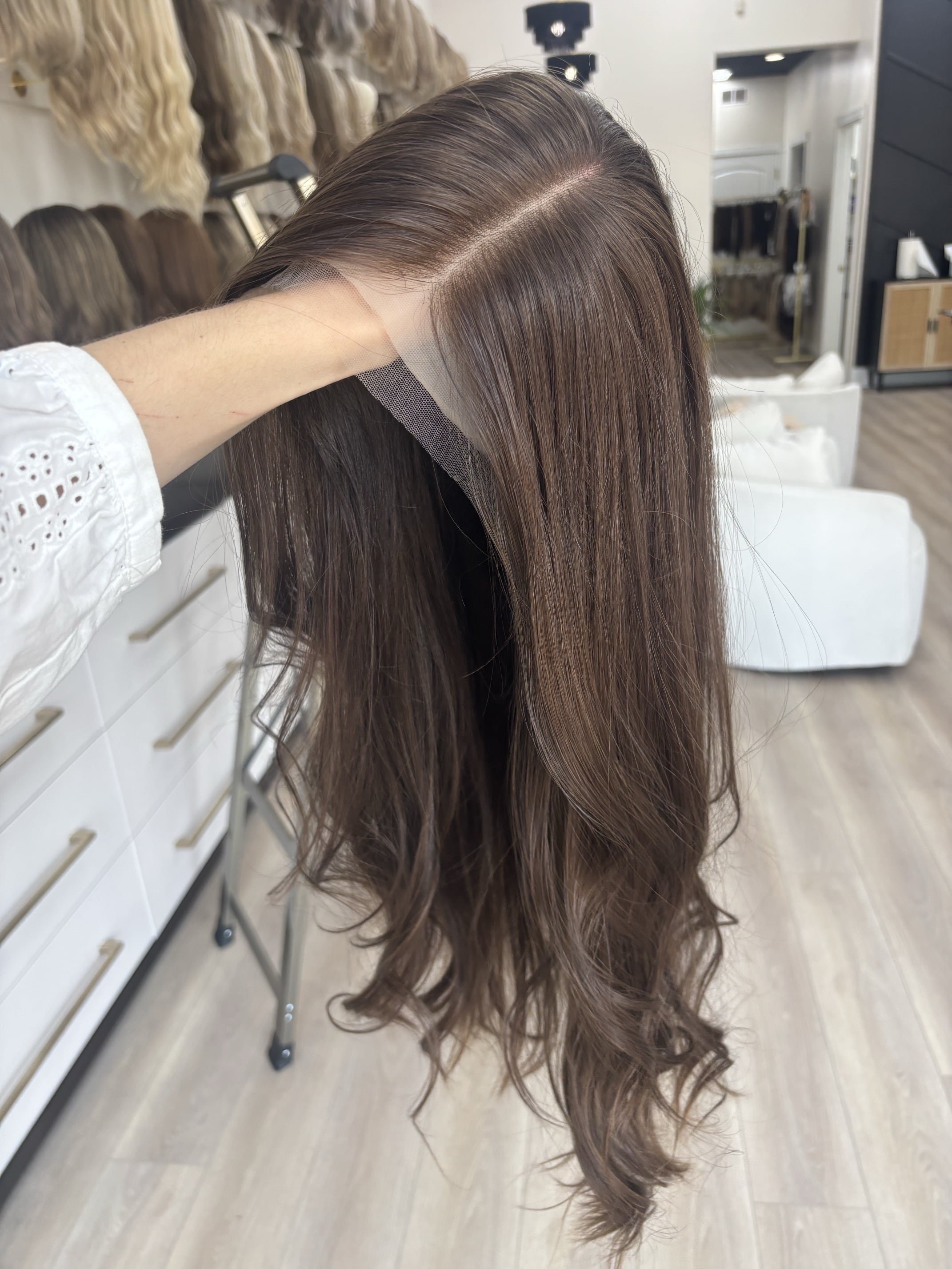 human_hair_blend_wigs_vs_synthetic_comparison_.jpg